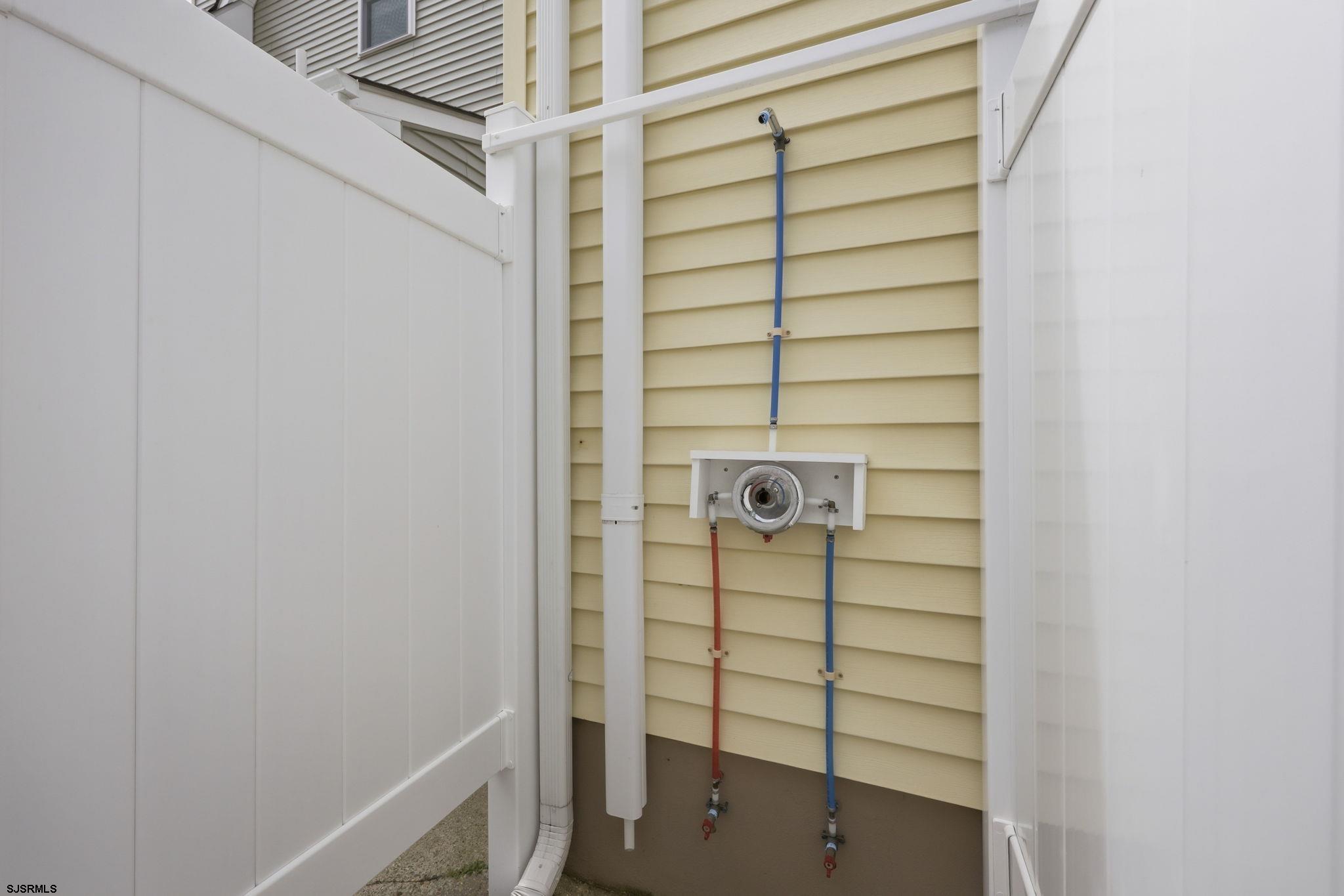 207 N Harvard Avenue