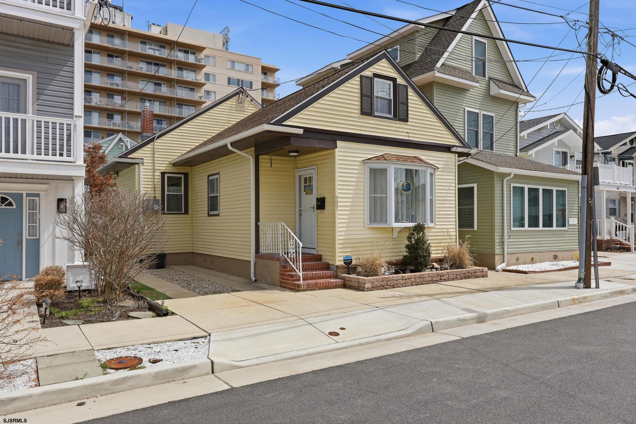 207 N Harvard Avenue