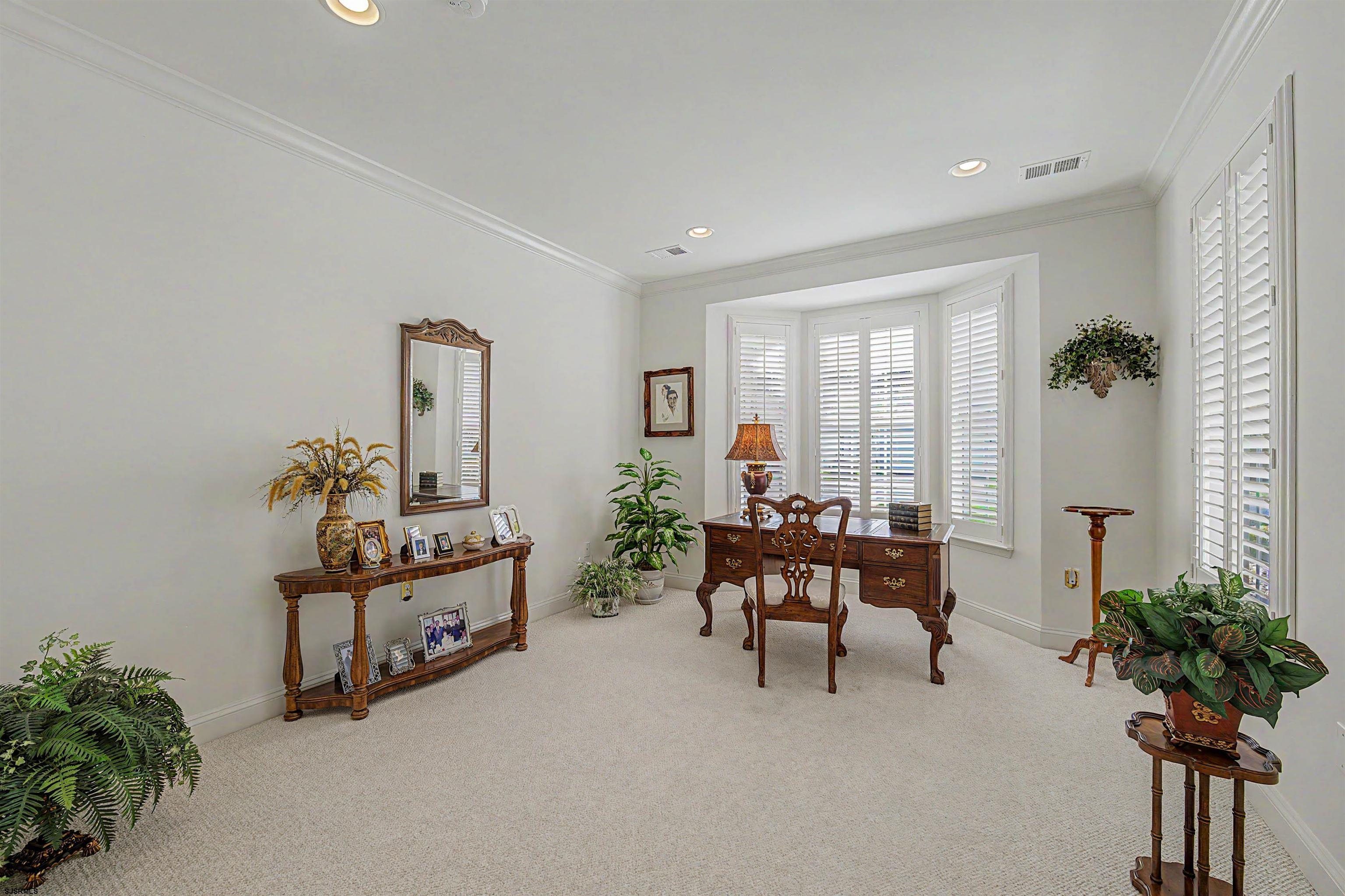 102 Oxford Ct - Picture 4