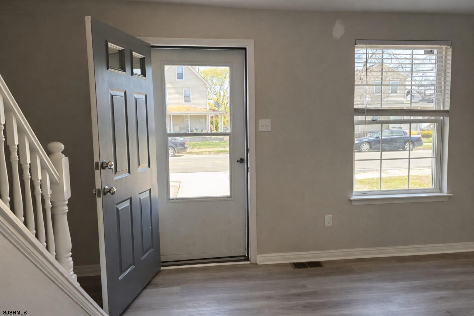 305 W Washington - Picture 3