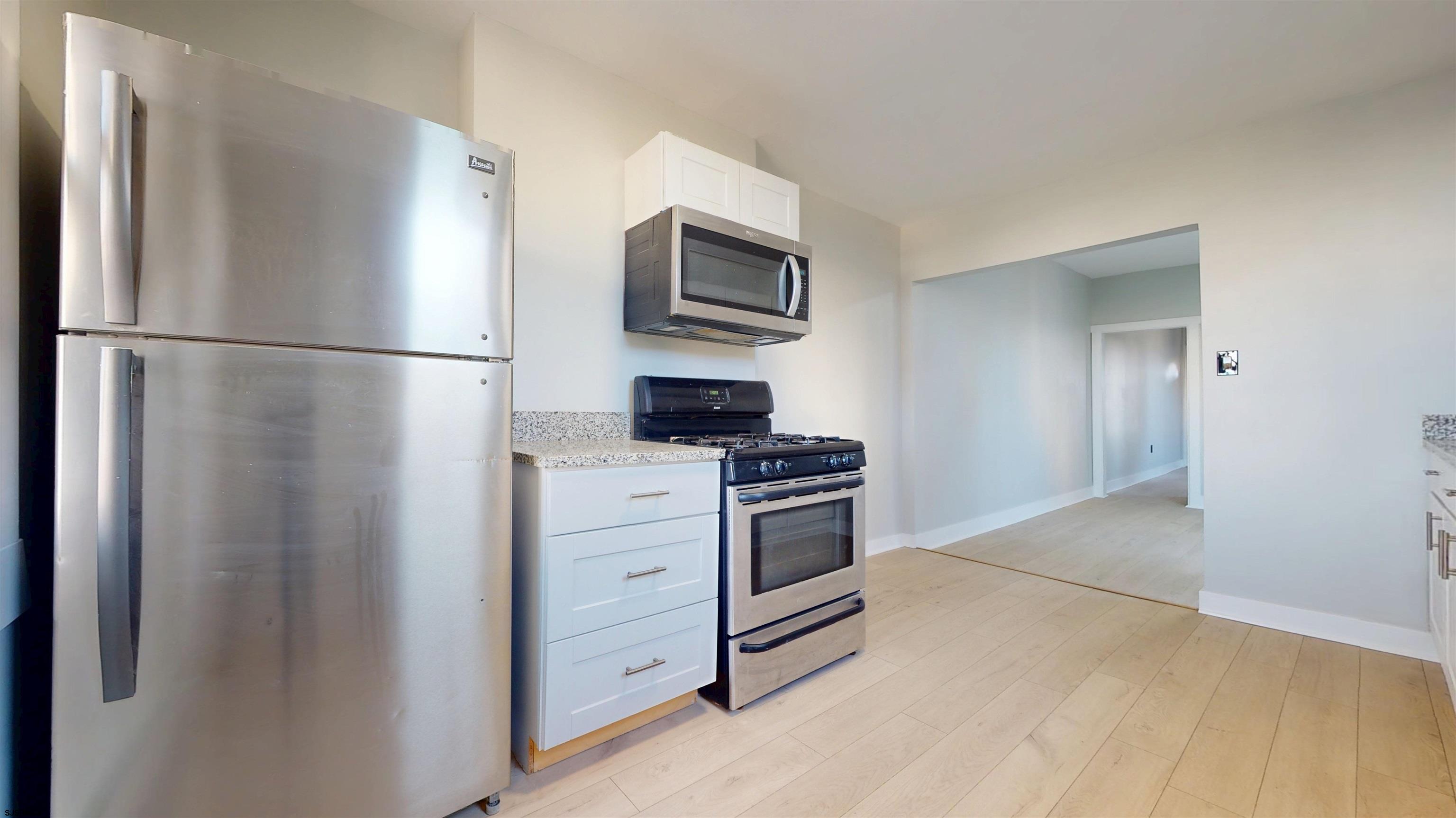 203 S Metropolitan Avenue