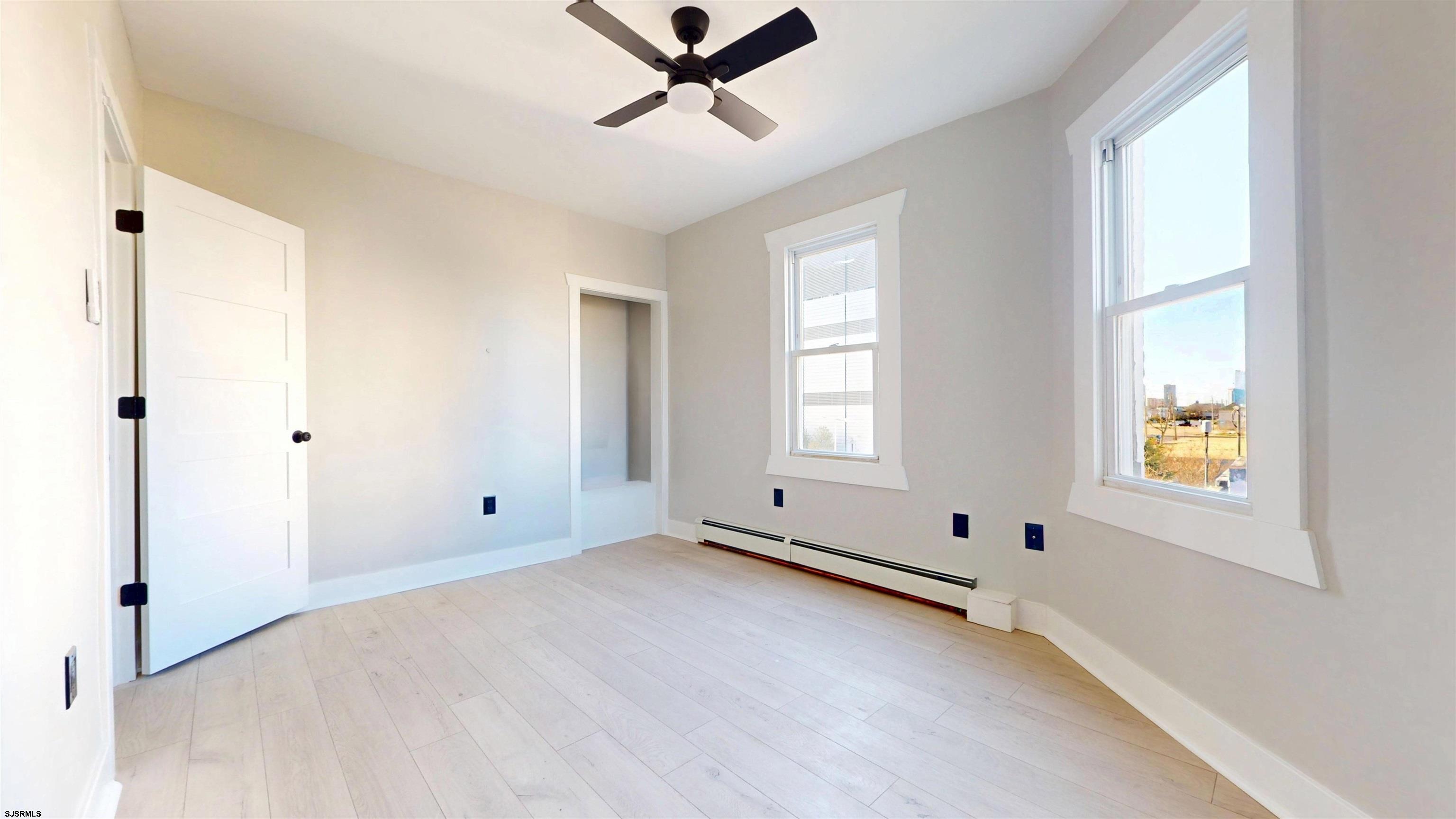 203 S Metropolitan Avenue