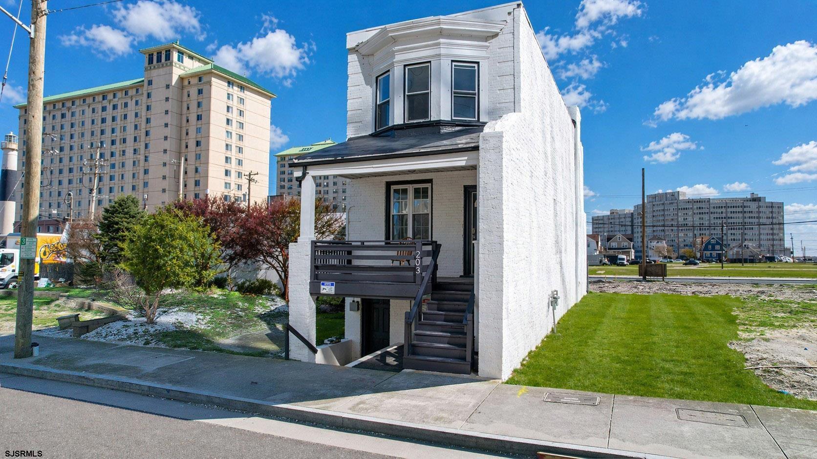 203 S Metropolitan Avenue - Picture 3