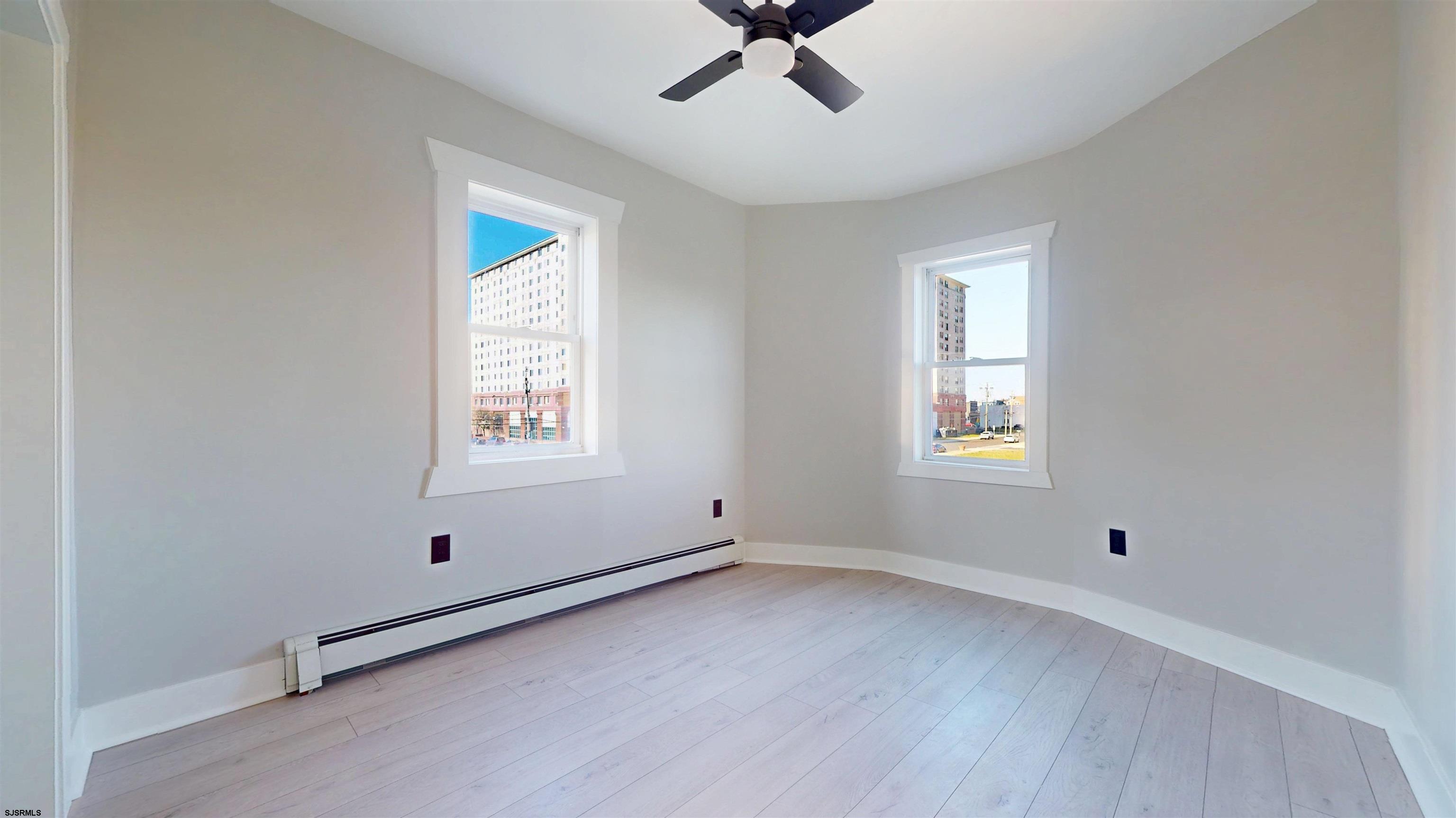 203 S Metropolitan Avenue