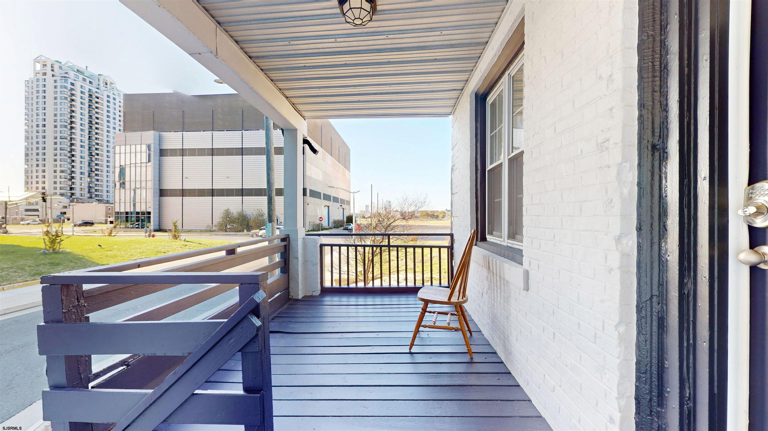 203 S Metropolitan Avenue