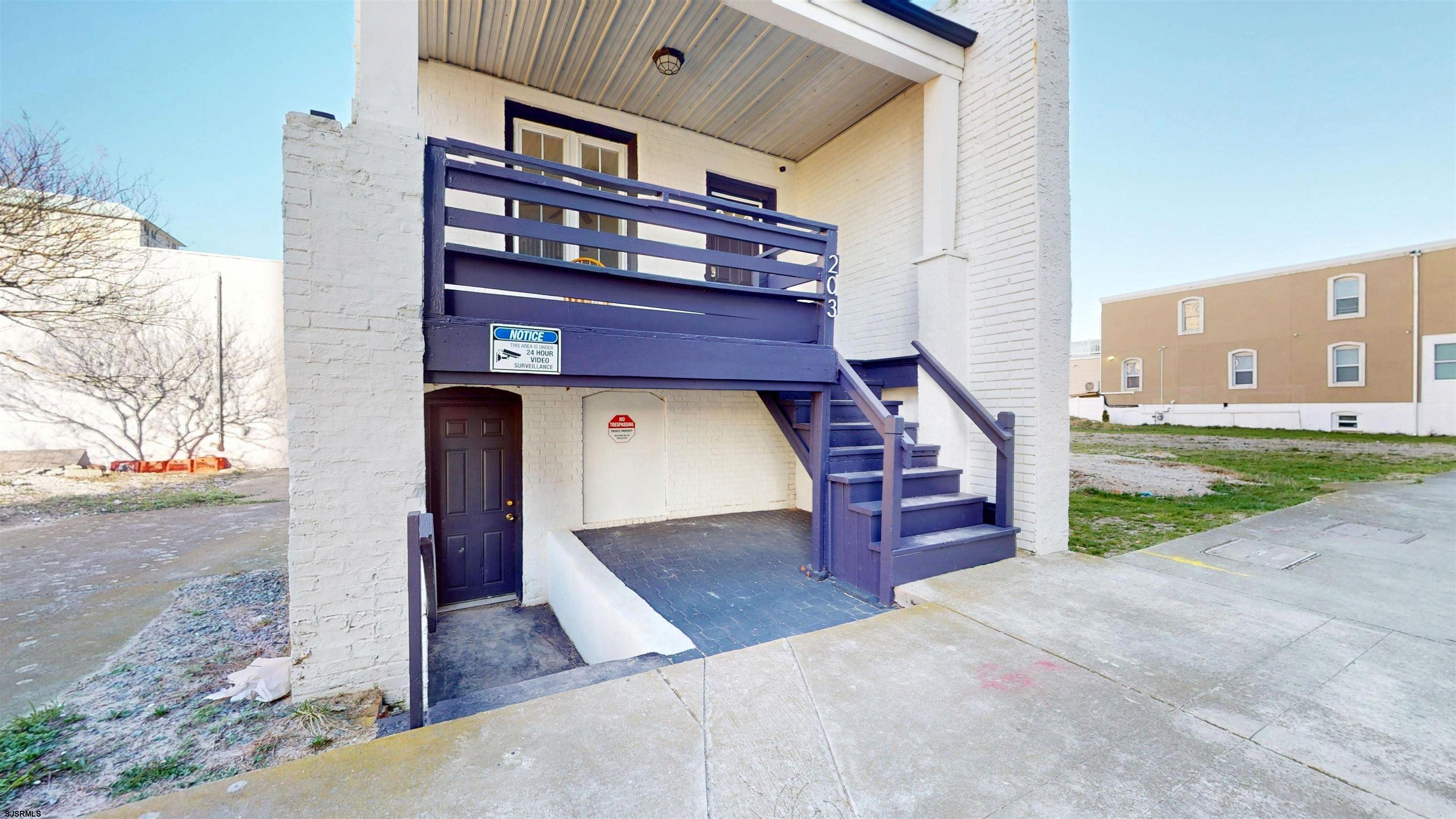 203 S Metropolitan Avenue