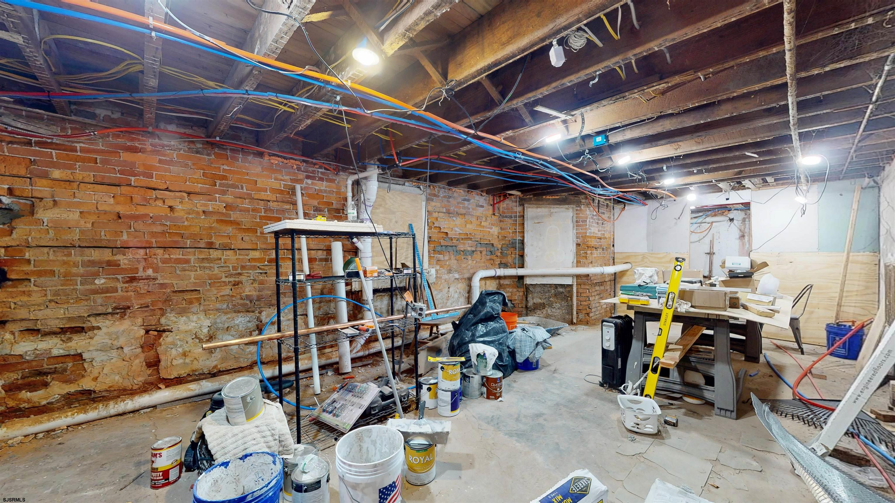 203 S Metropolitan Avenue