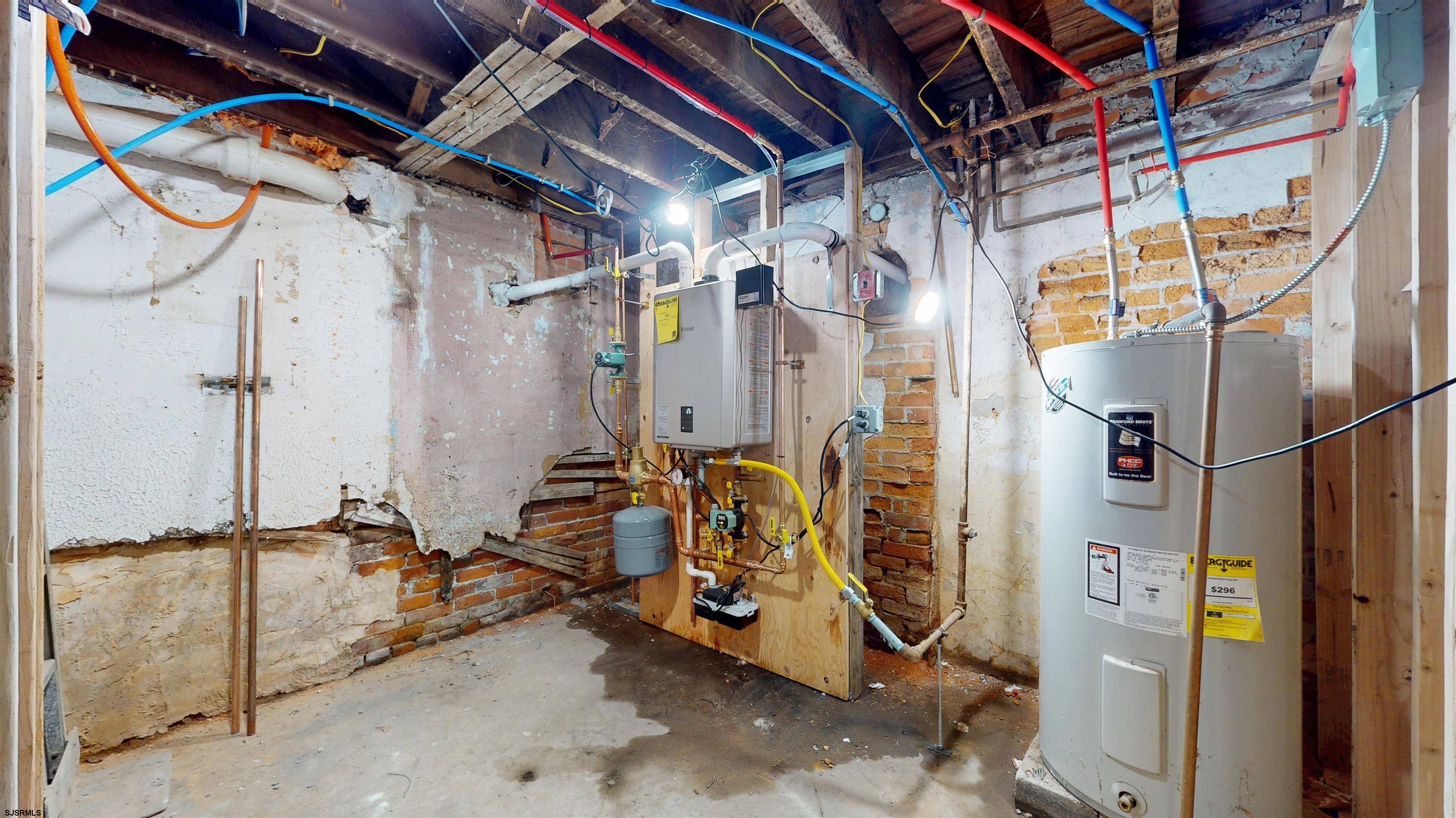 203 S Metropolitan Avenue