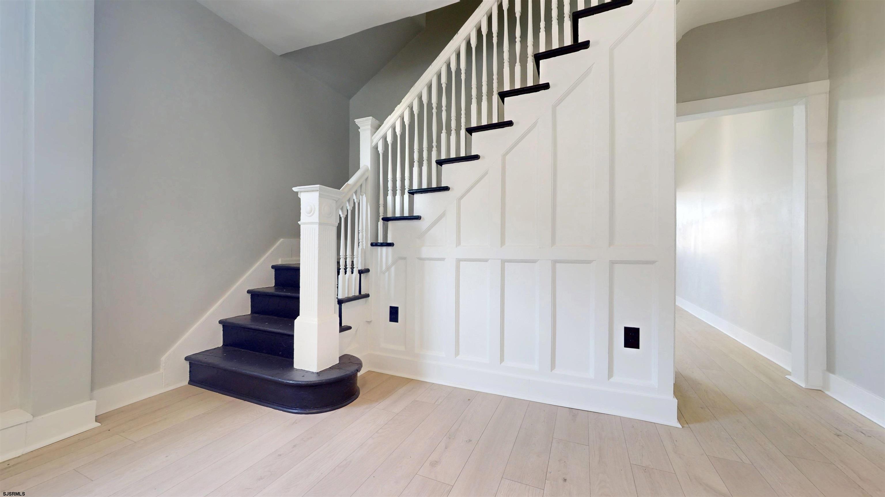 203 S Metropolitan Avenue