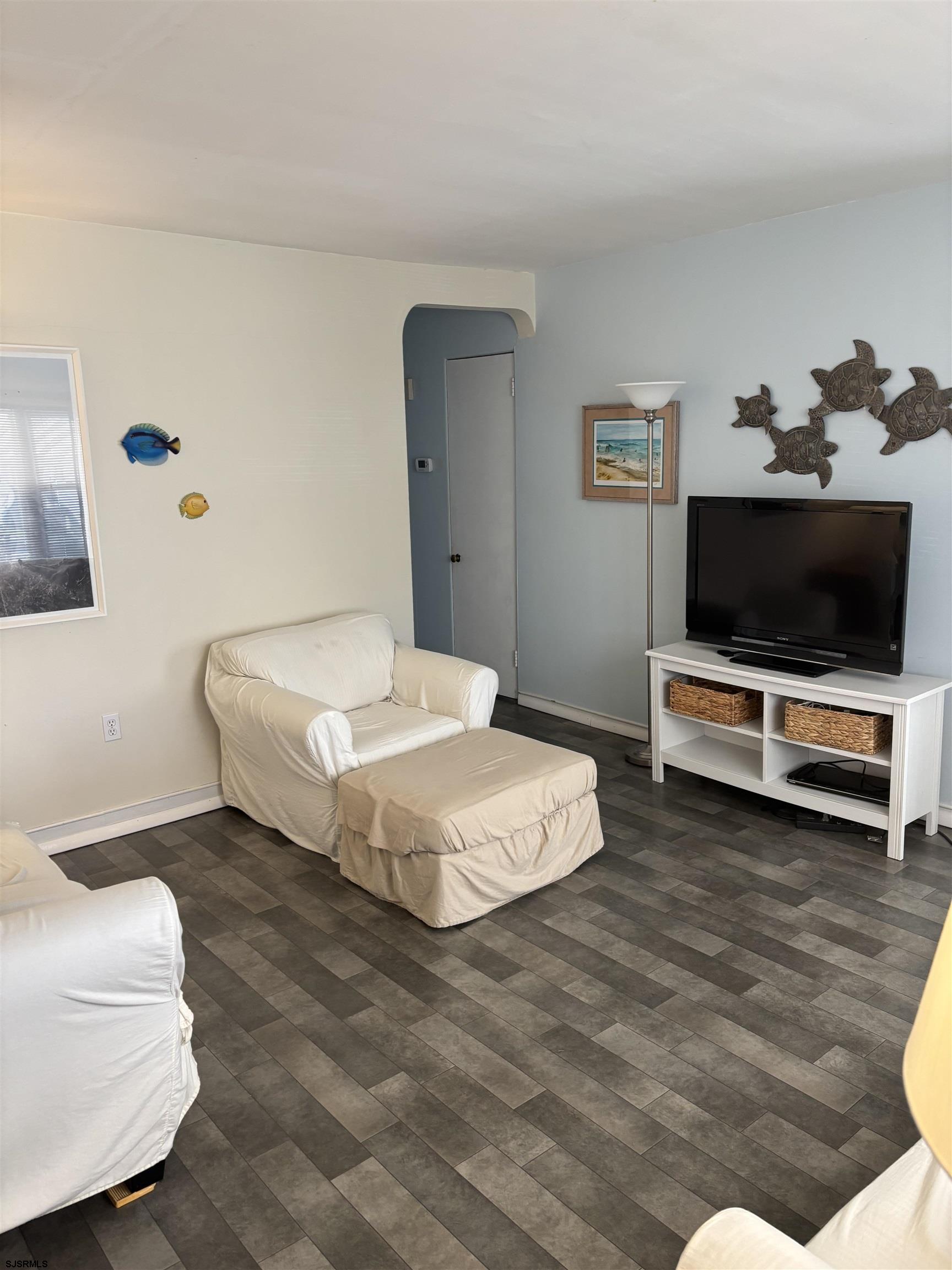 213 N Quincy - Picture 2