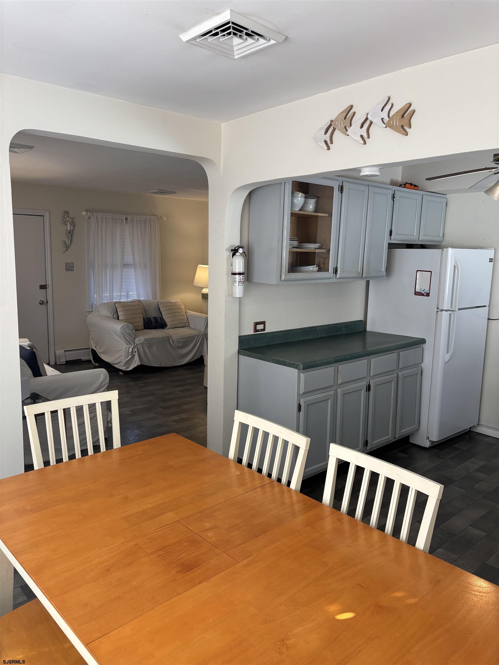 213 N Quincy - Picture 3