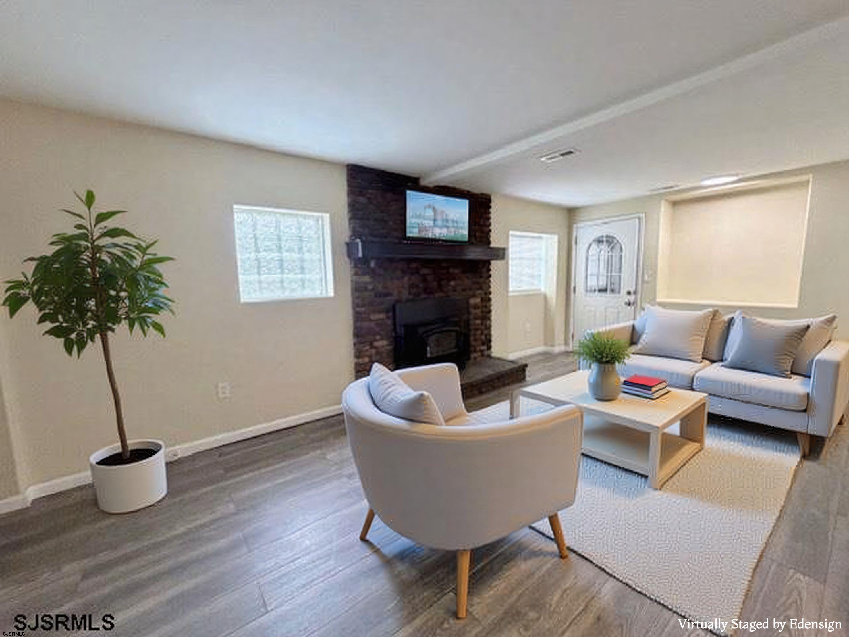 909 W White Horse Pike