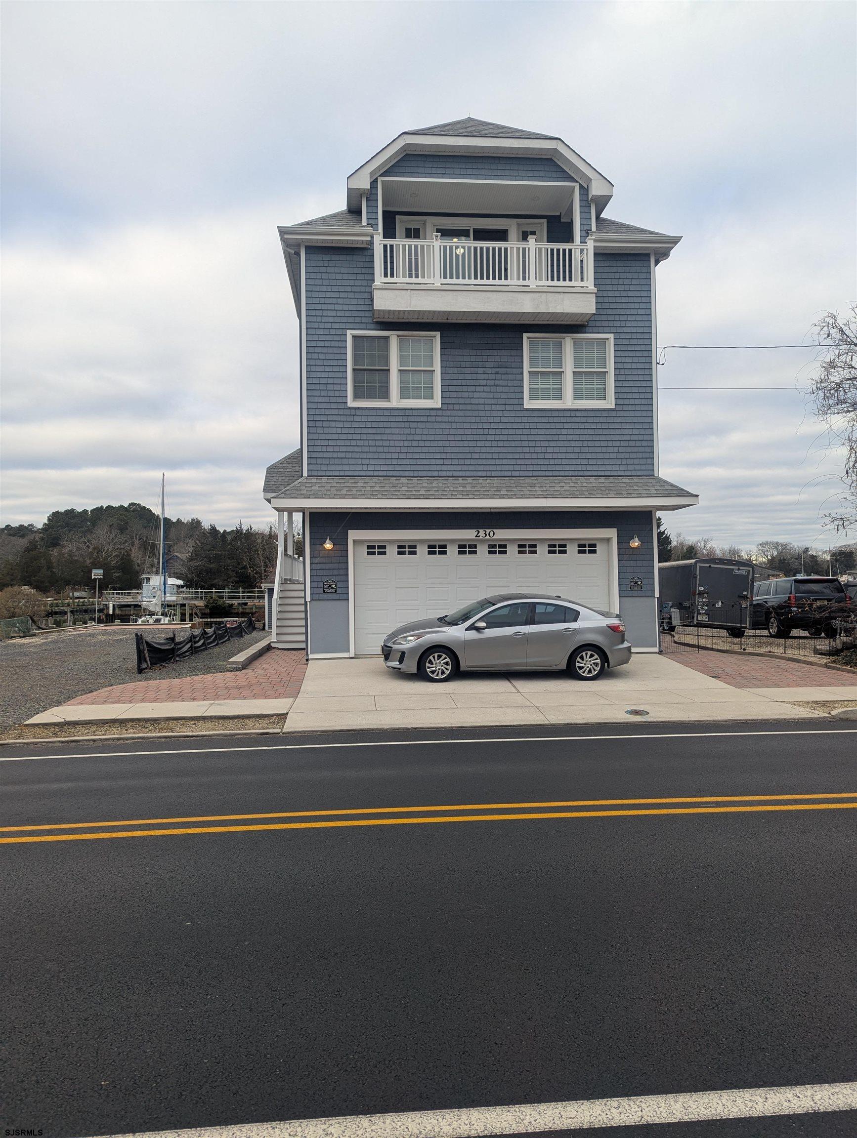 230 S. Green Street - Picture 4