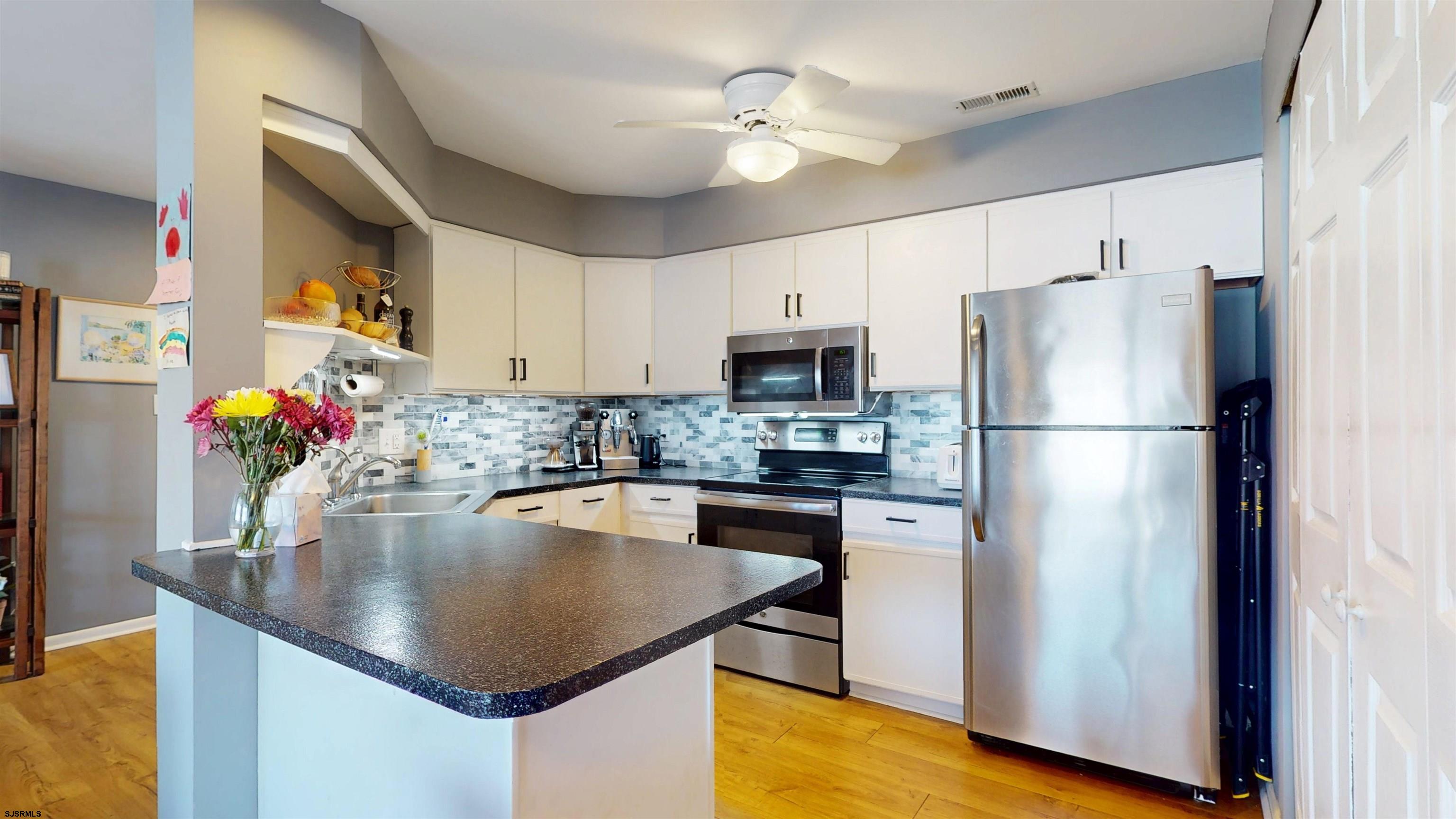 310 Harbour Cv - Picture 3