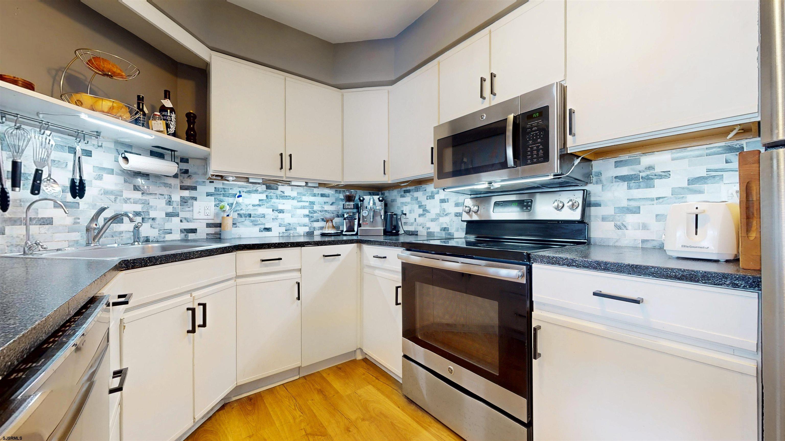 310 Harbour Cv - Picture 4