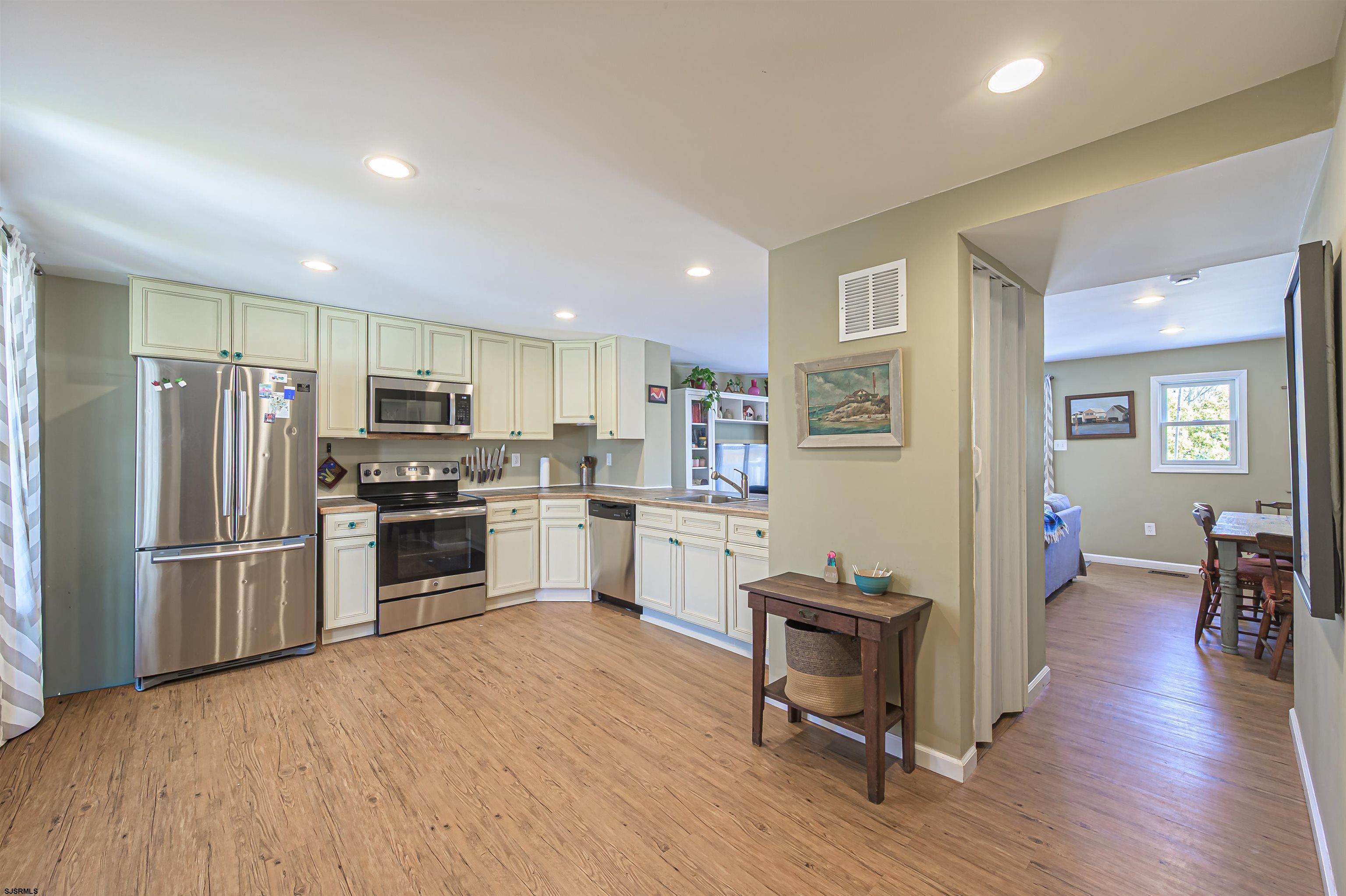 3 Ontario Dr - Picture 1