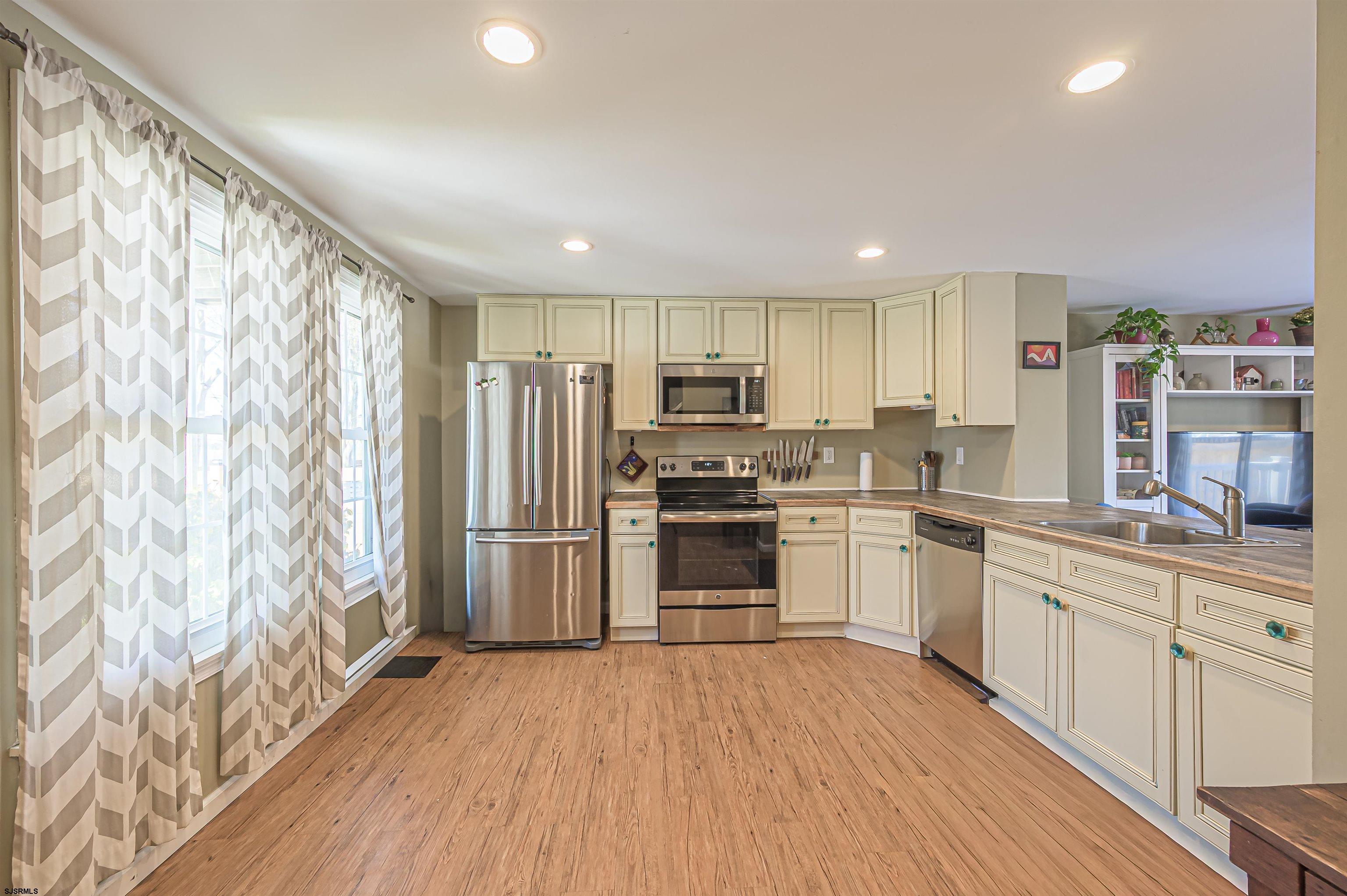 3 Ontario Dr - Picture 2