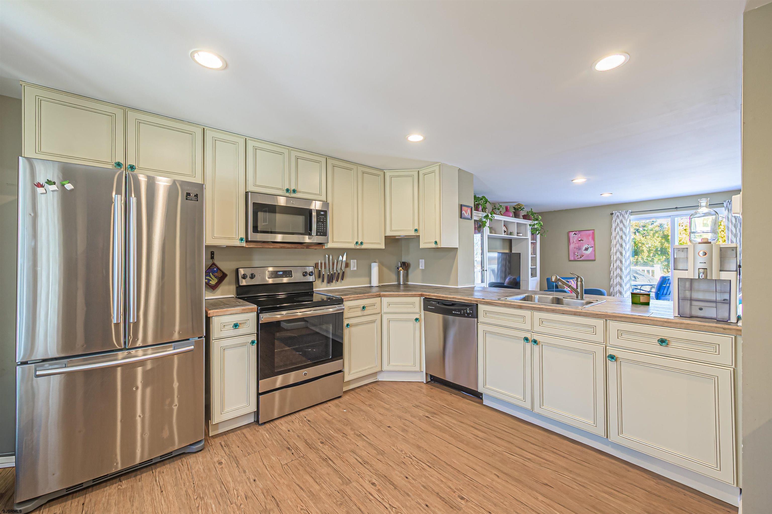 3 Ontario Dr - Picture 3