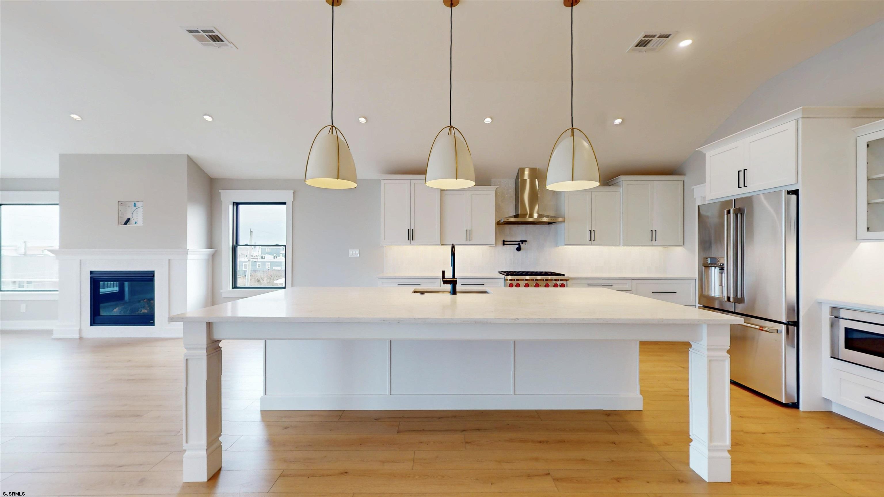 204 12th St S - Picture 2