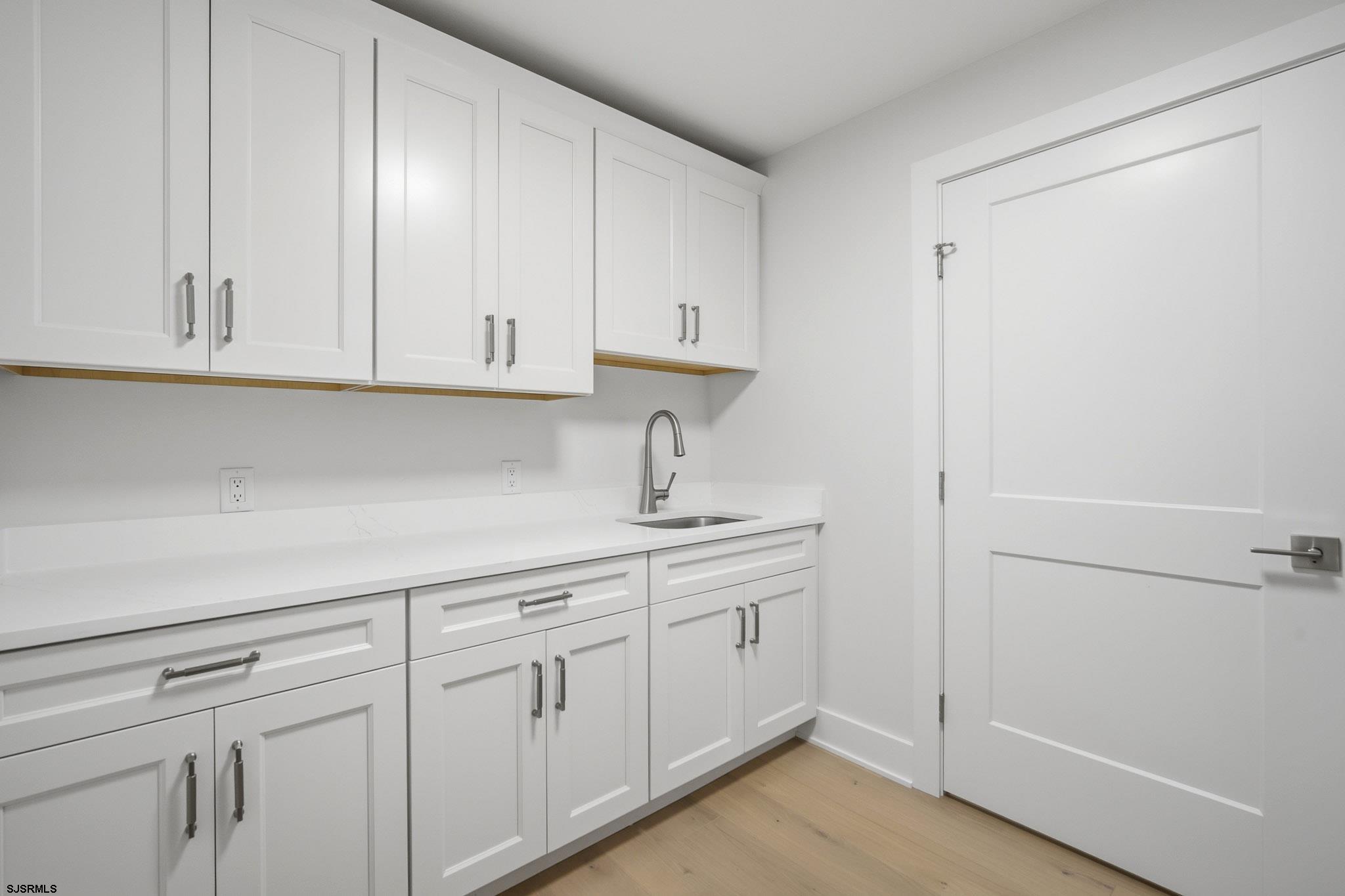 230 S 7th Street