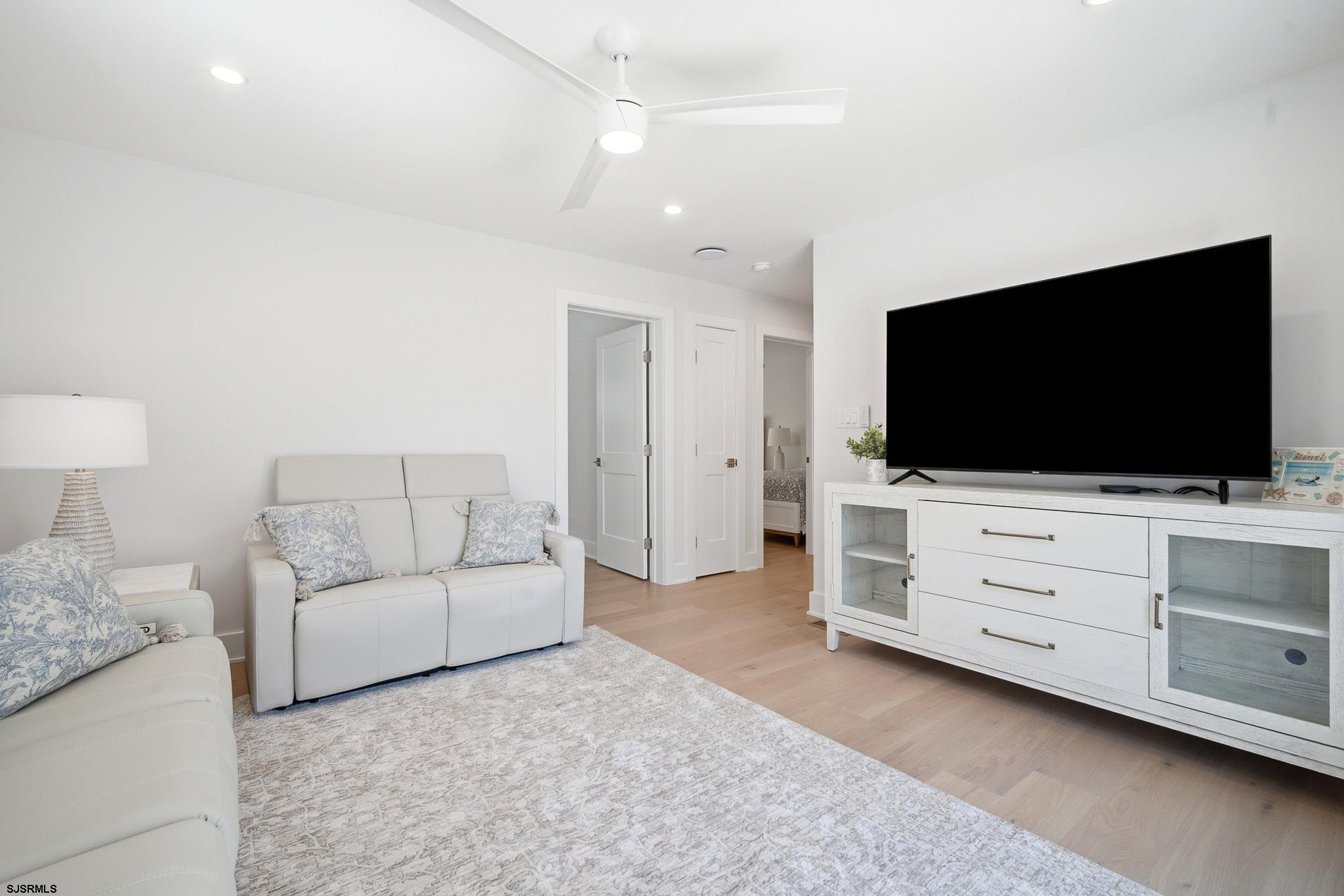230 S 7th Street
