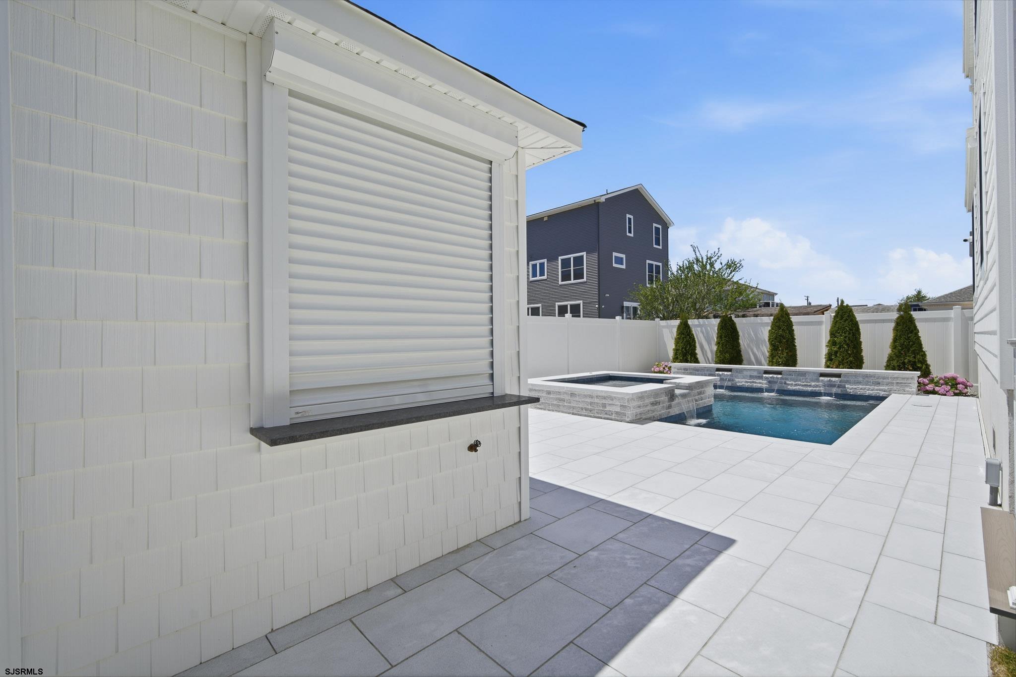 230 S 7th Street - Picture 3