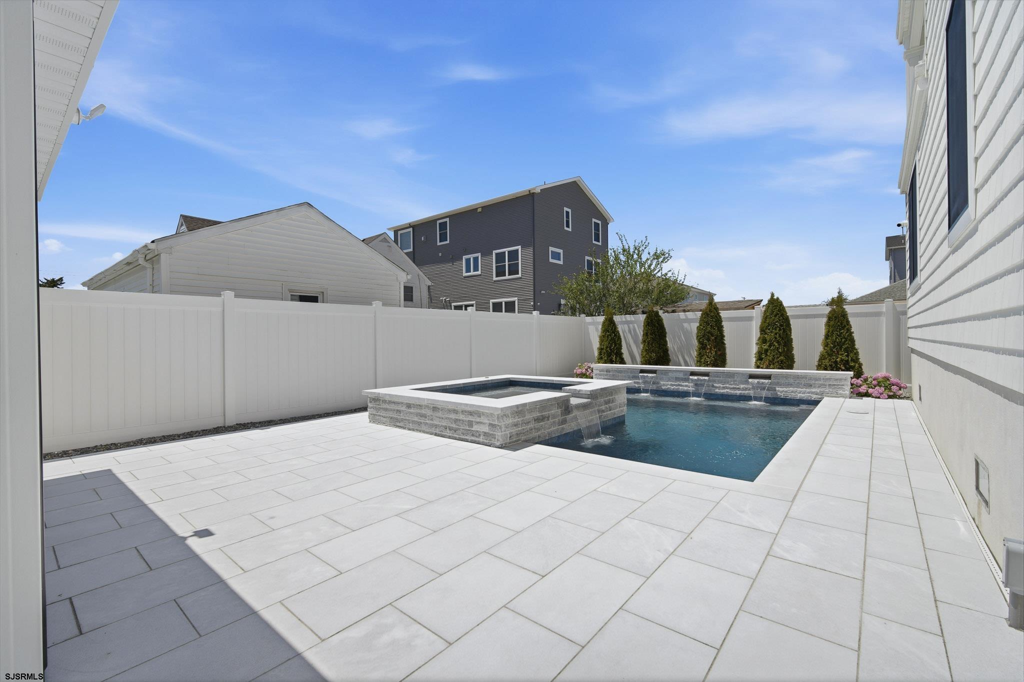230 S 7th Street - Picture 4