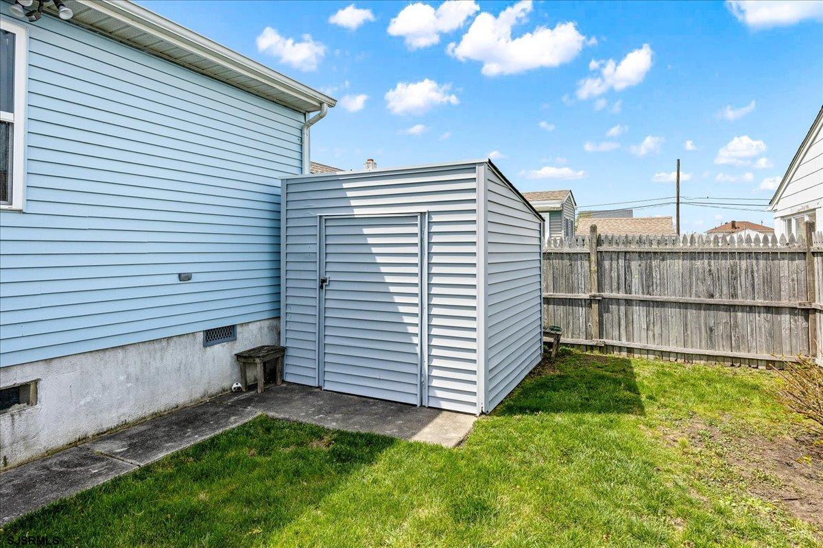 415 N Burghley Avenue