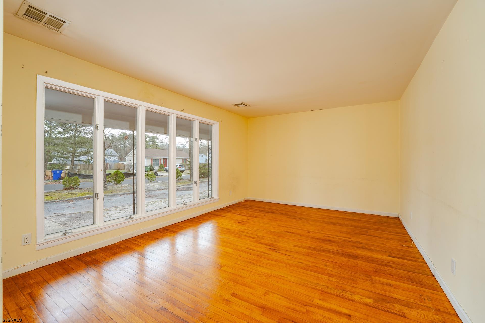 100 Cypress Avenue - Picture 3