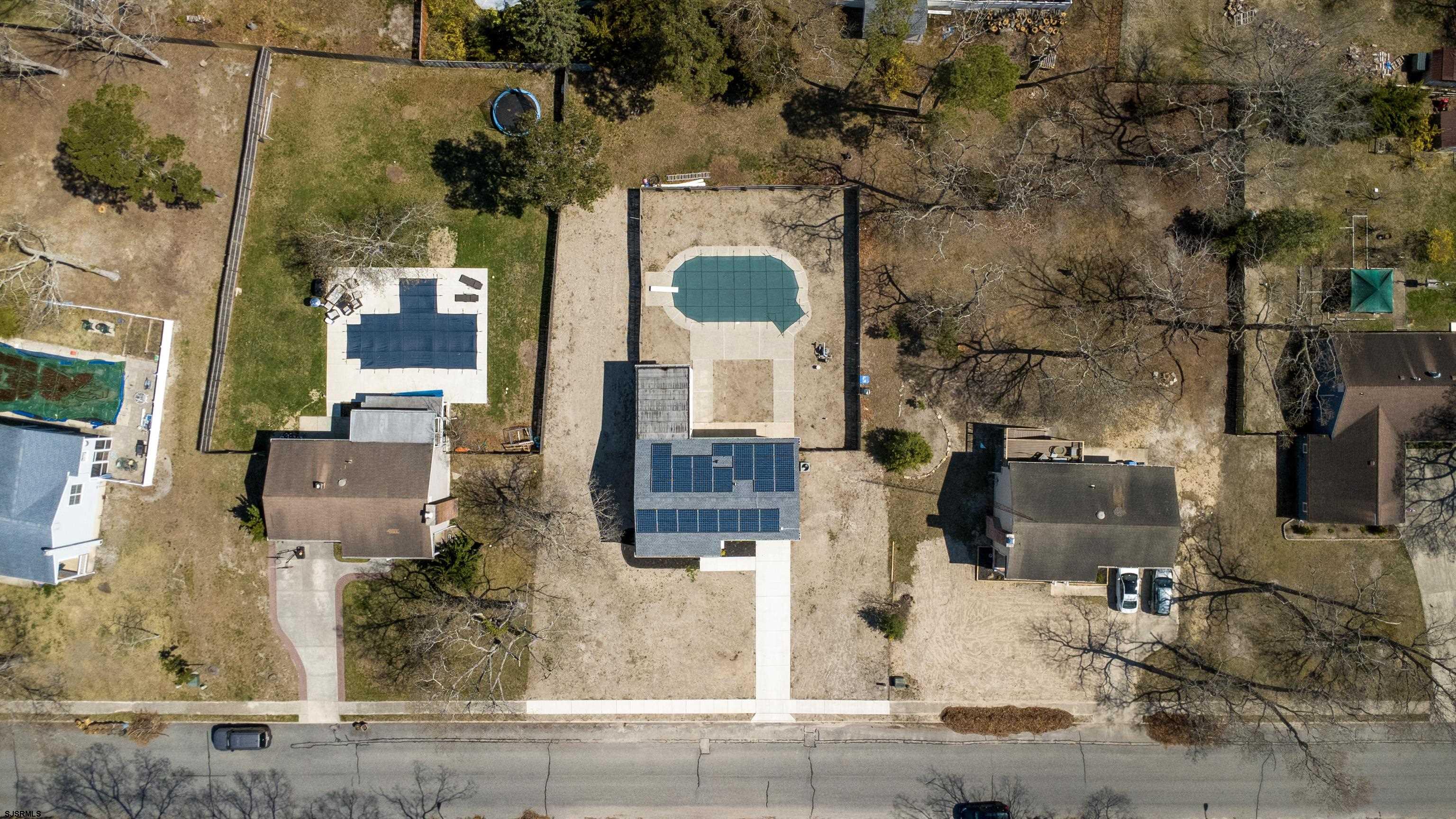 15 Red Oak Dr
