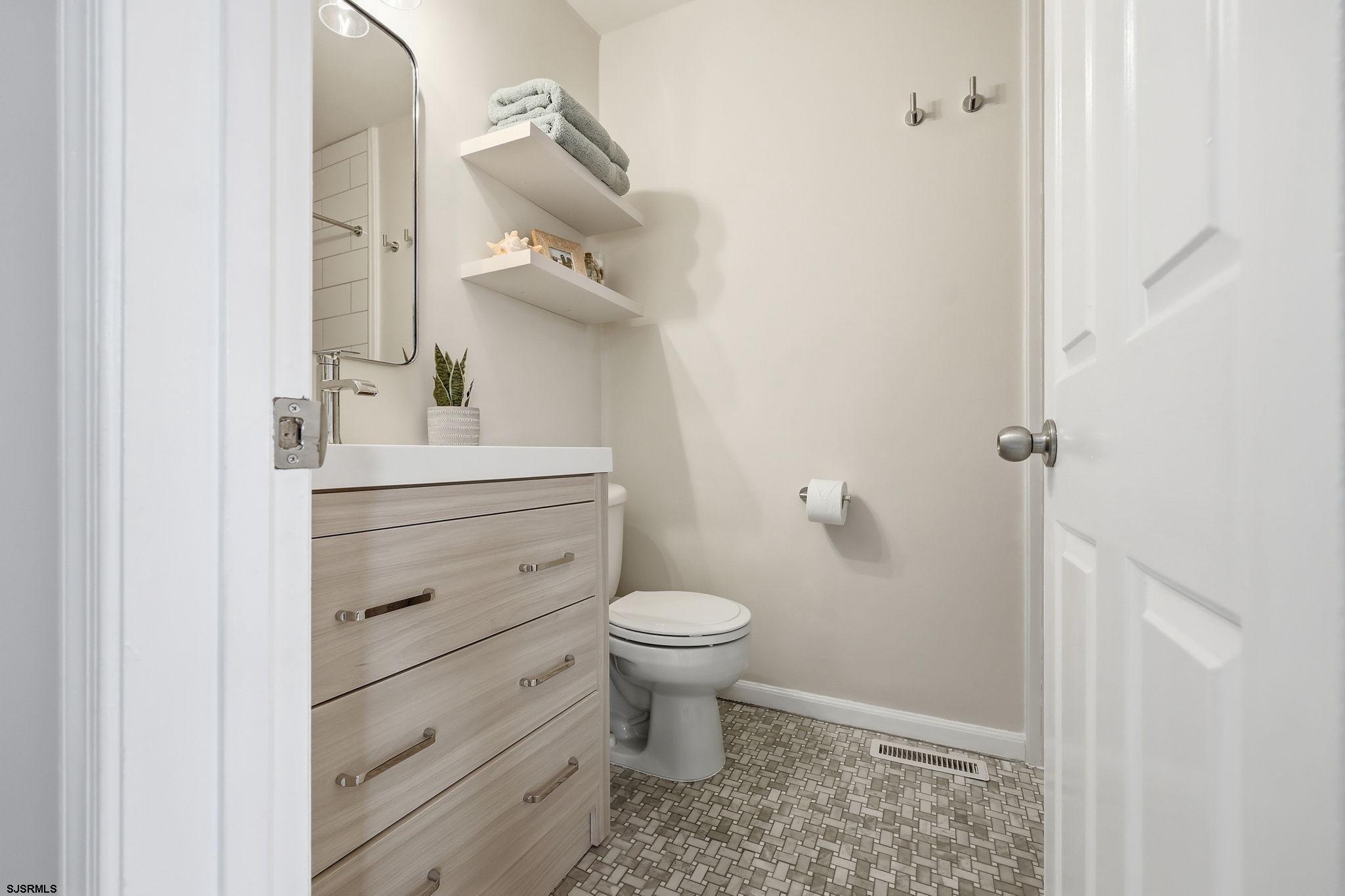 28 N Washington Avenue