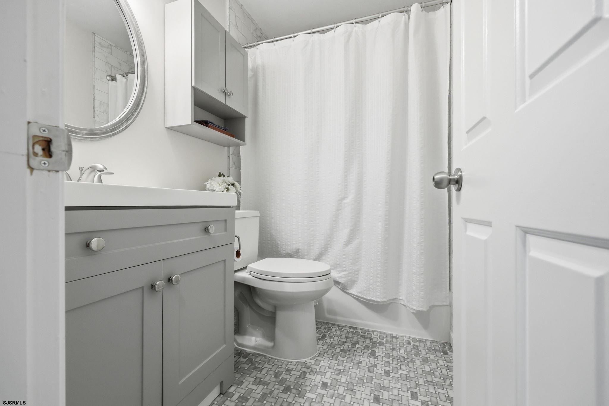 28 N Washington Avenue