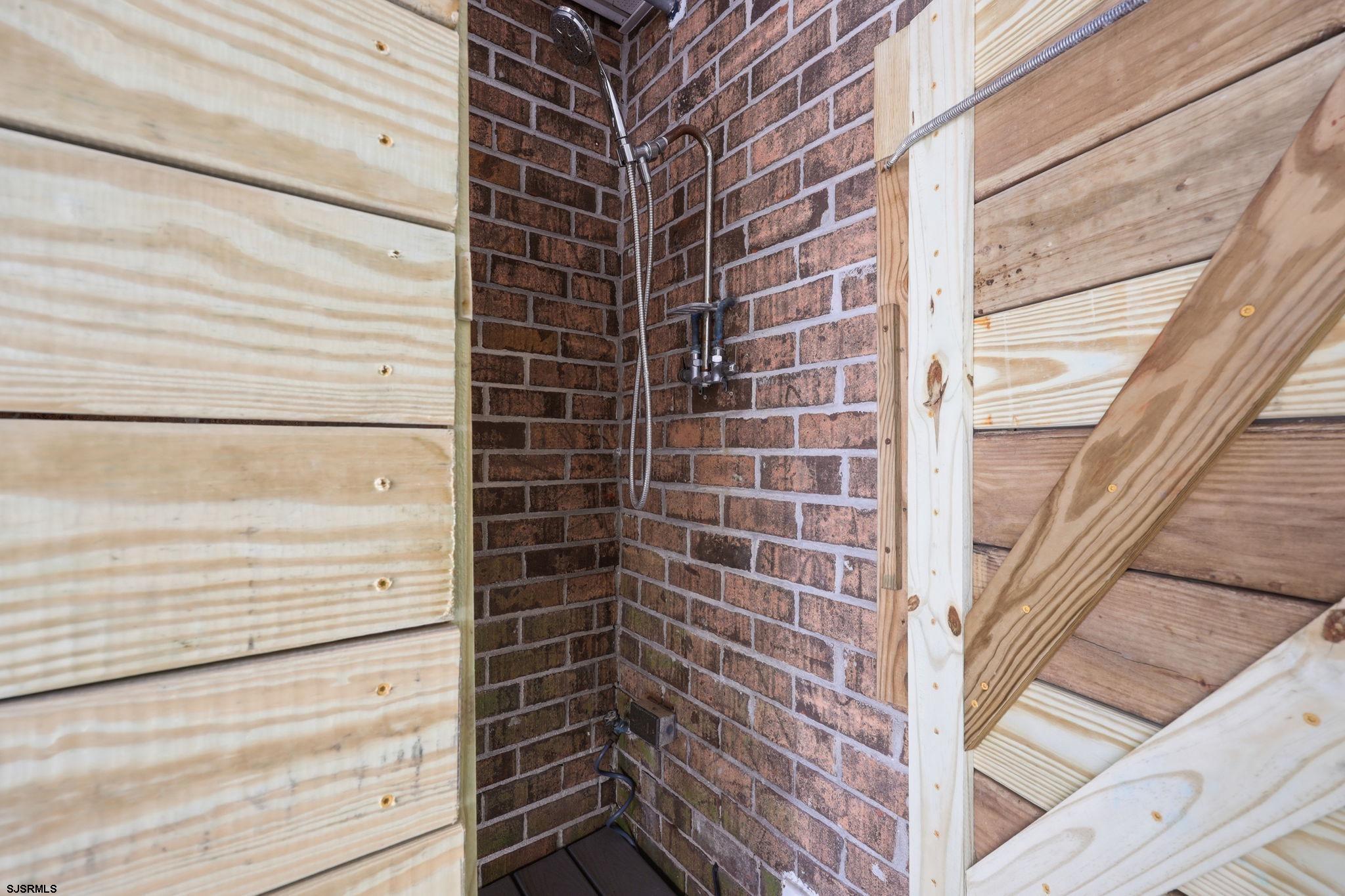 28 N Washington Avenue