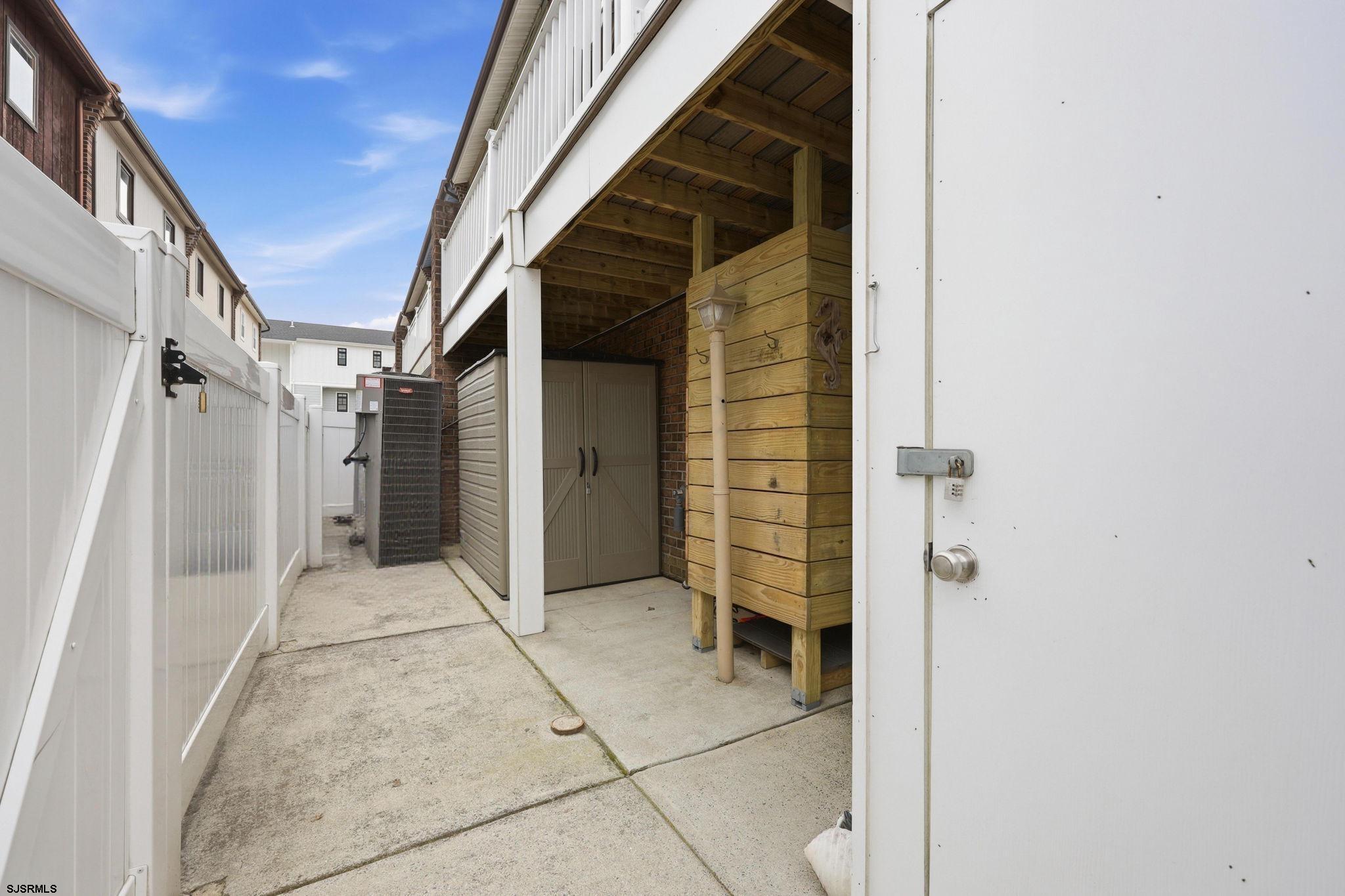 28 N Washington Avenue