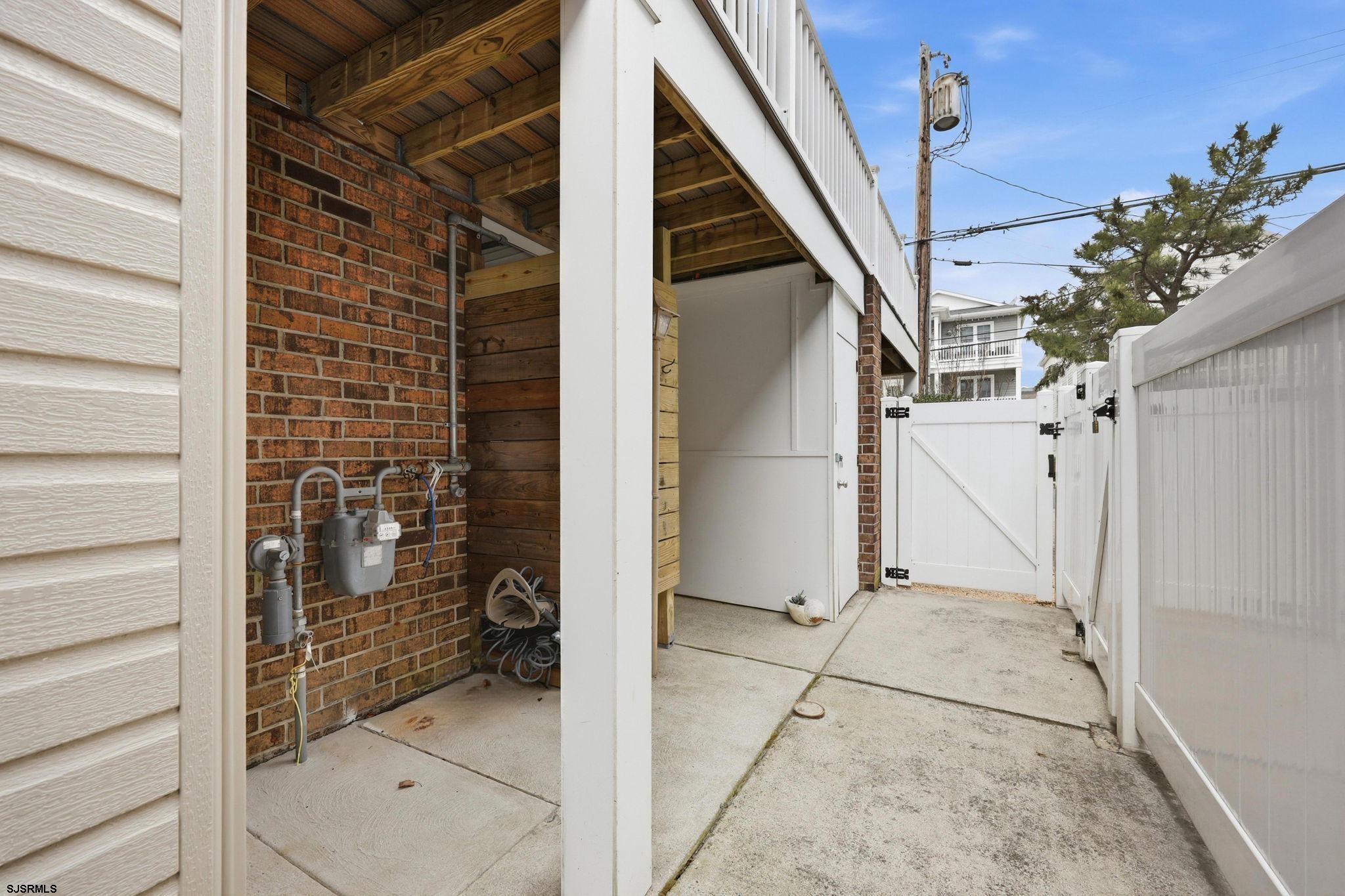 28 N Washington Avenue