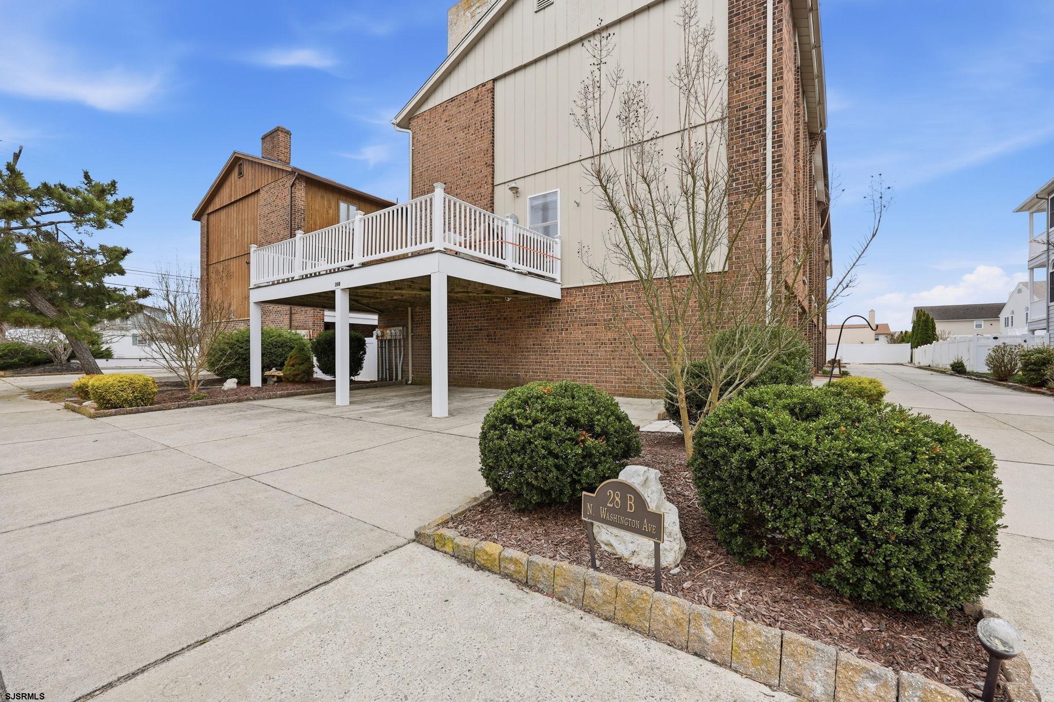 28 N Washington Avenue