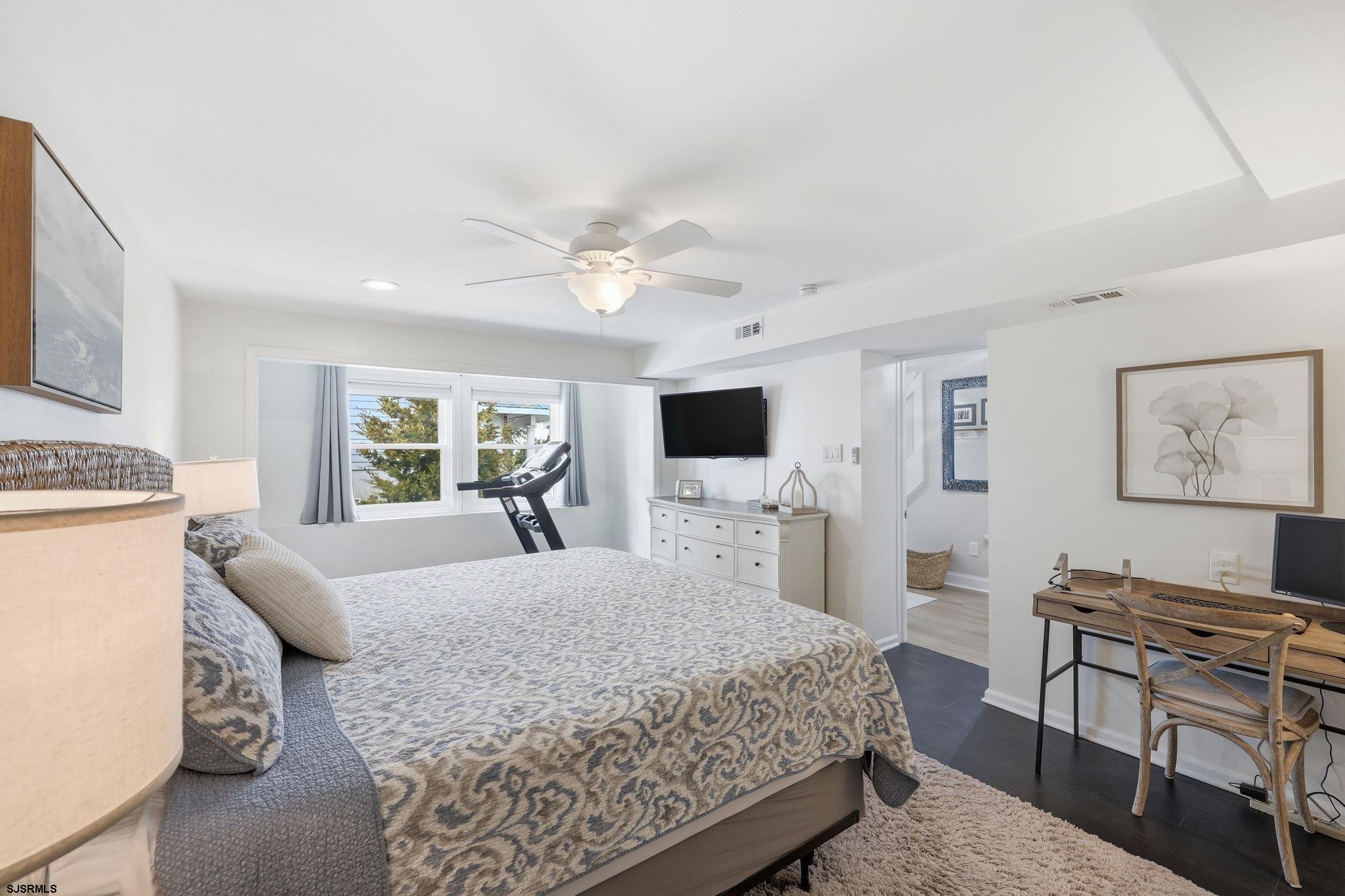 28 N Washington Avenue