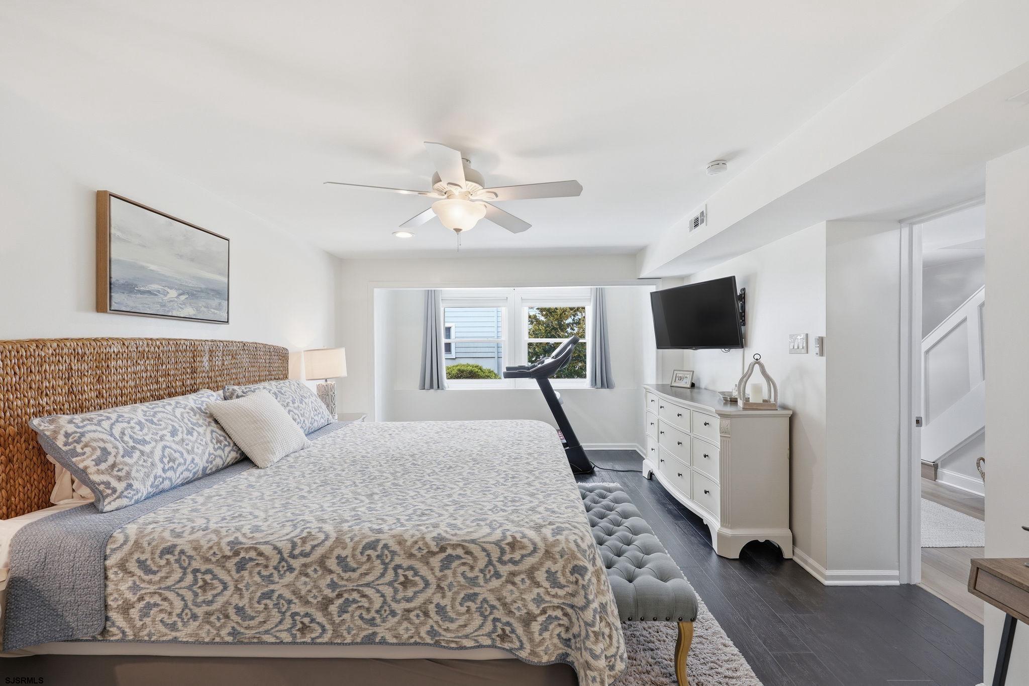 28 N Washington Avenue