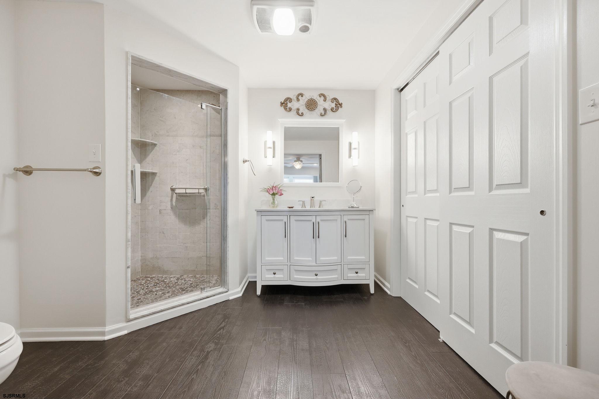 28 N Washington Avenue