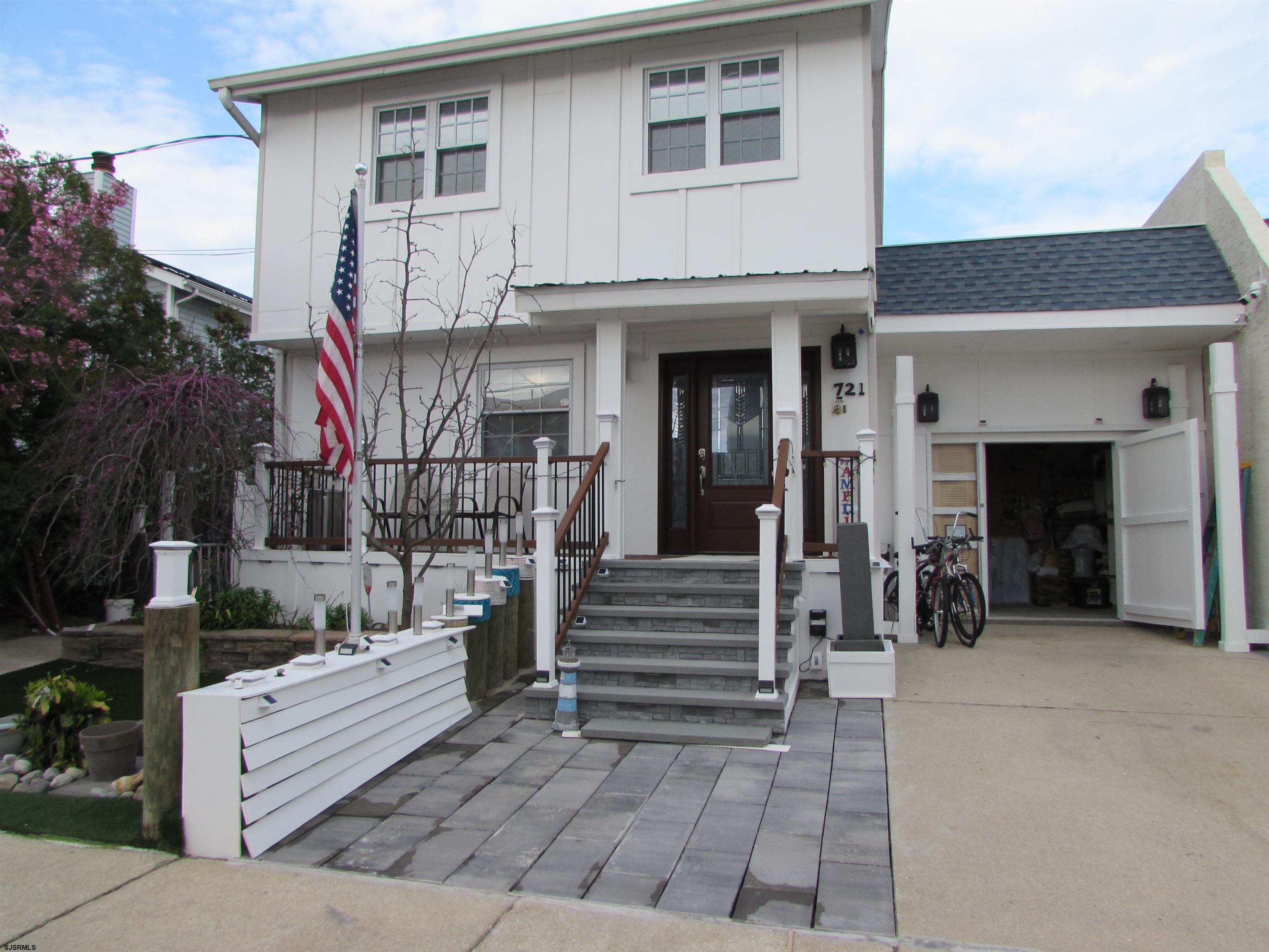 721 N Victoria Avenue