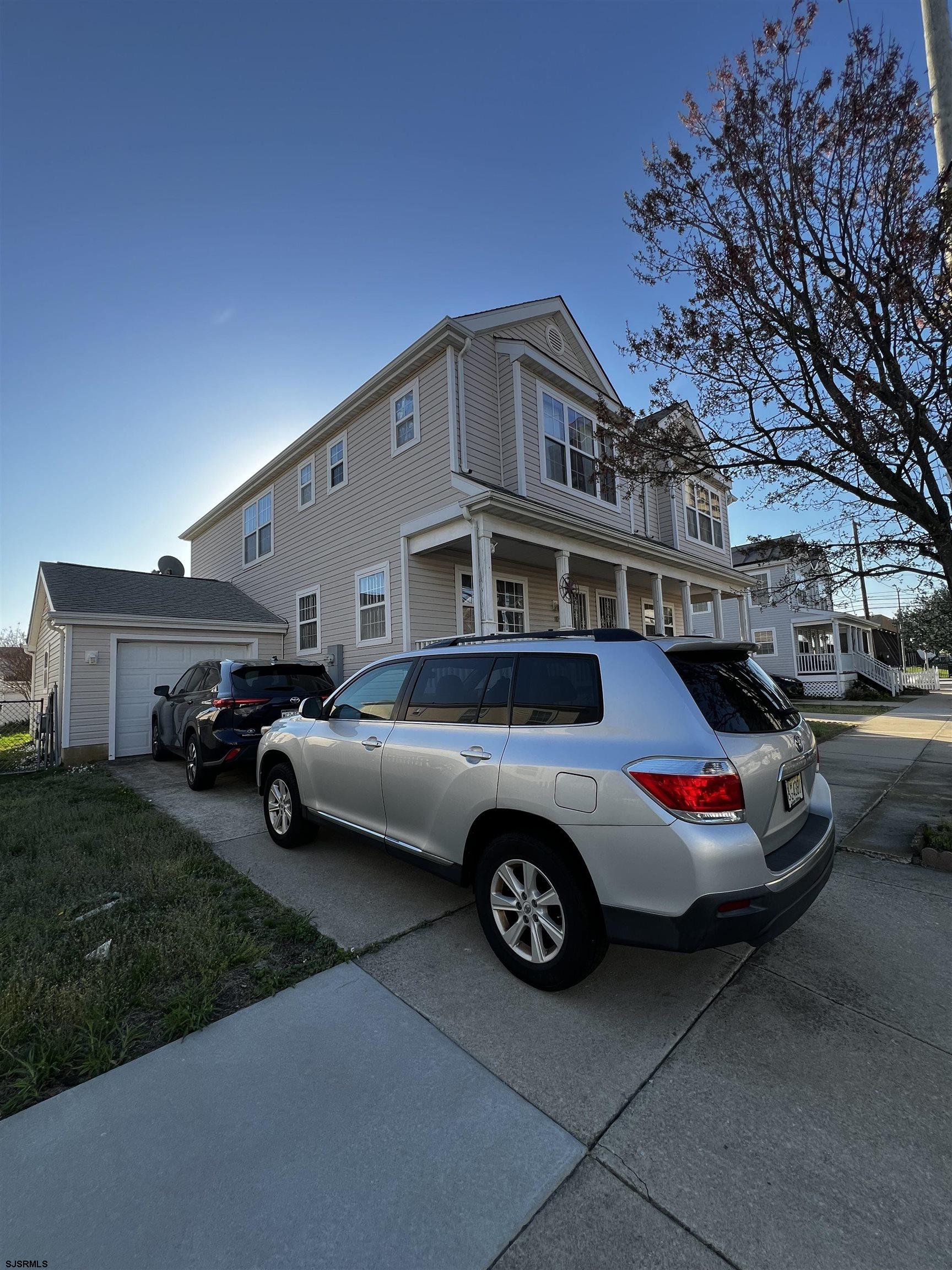 120 N Vermont Avenue - Picture 1