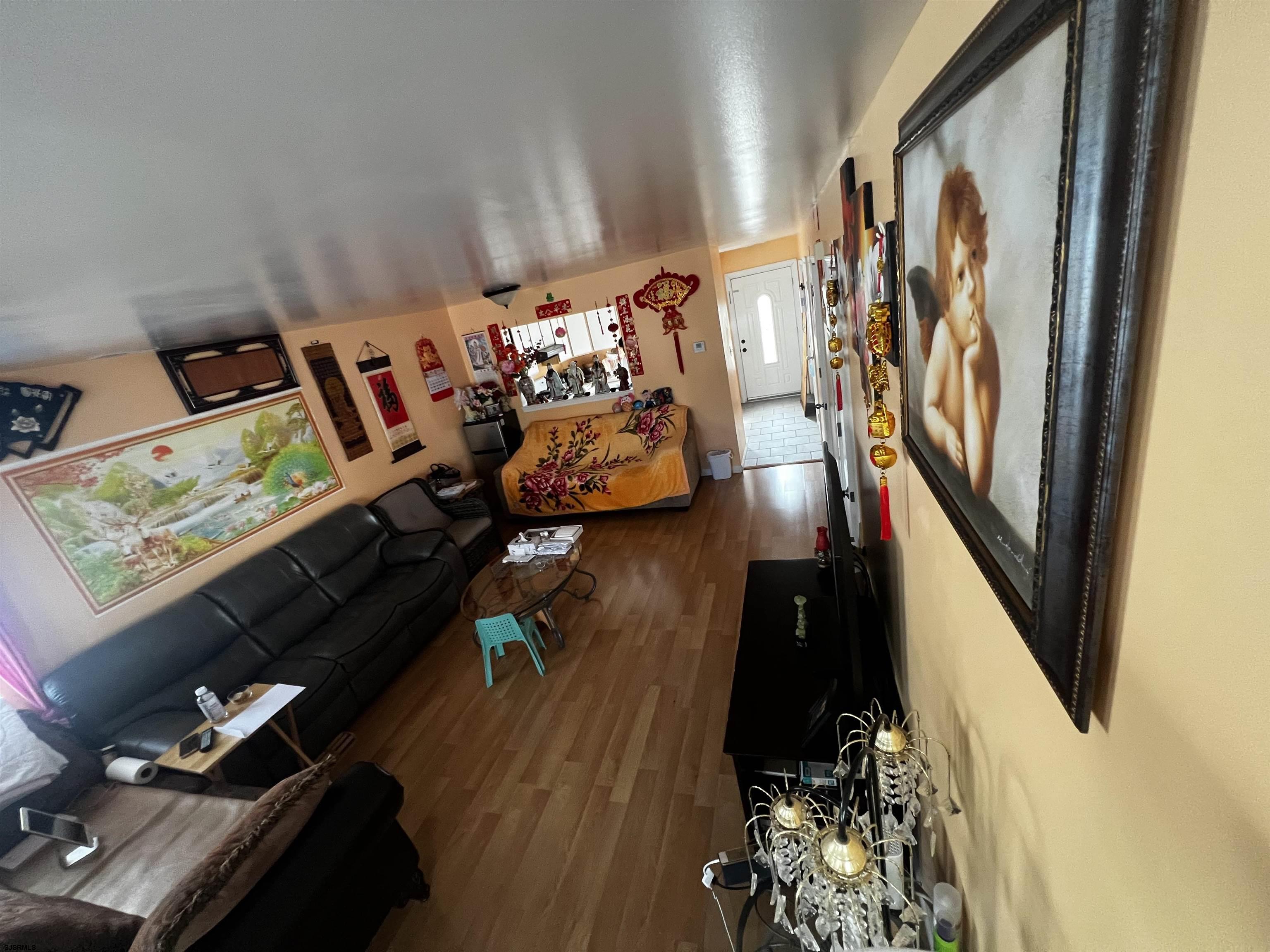 120 N Vermont Avenue - Picture 3