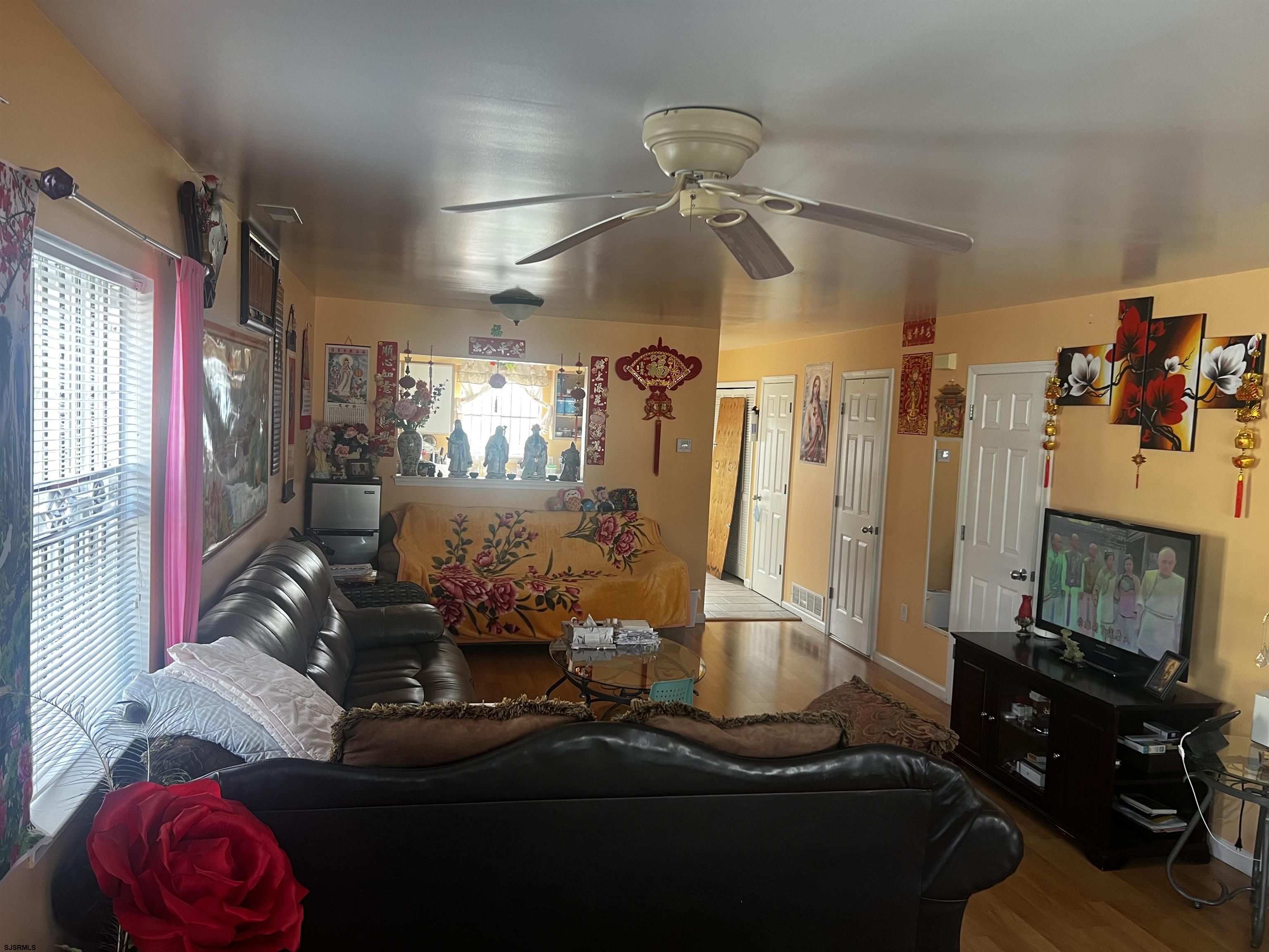 120 N Vermont Avenue - Picture 4