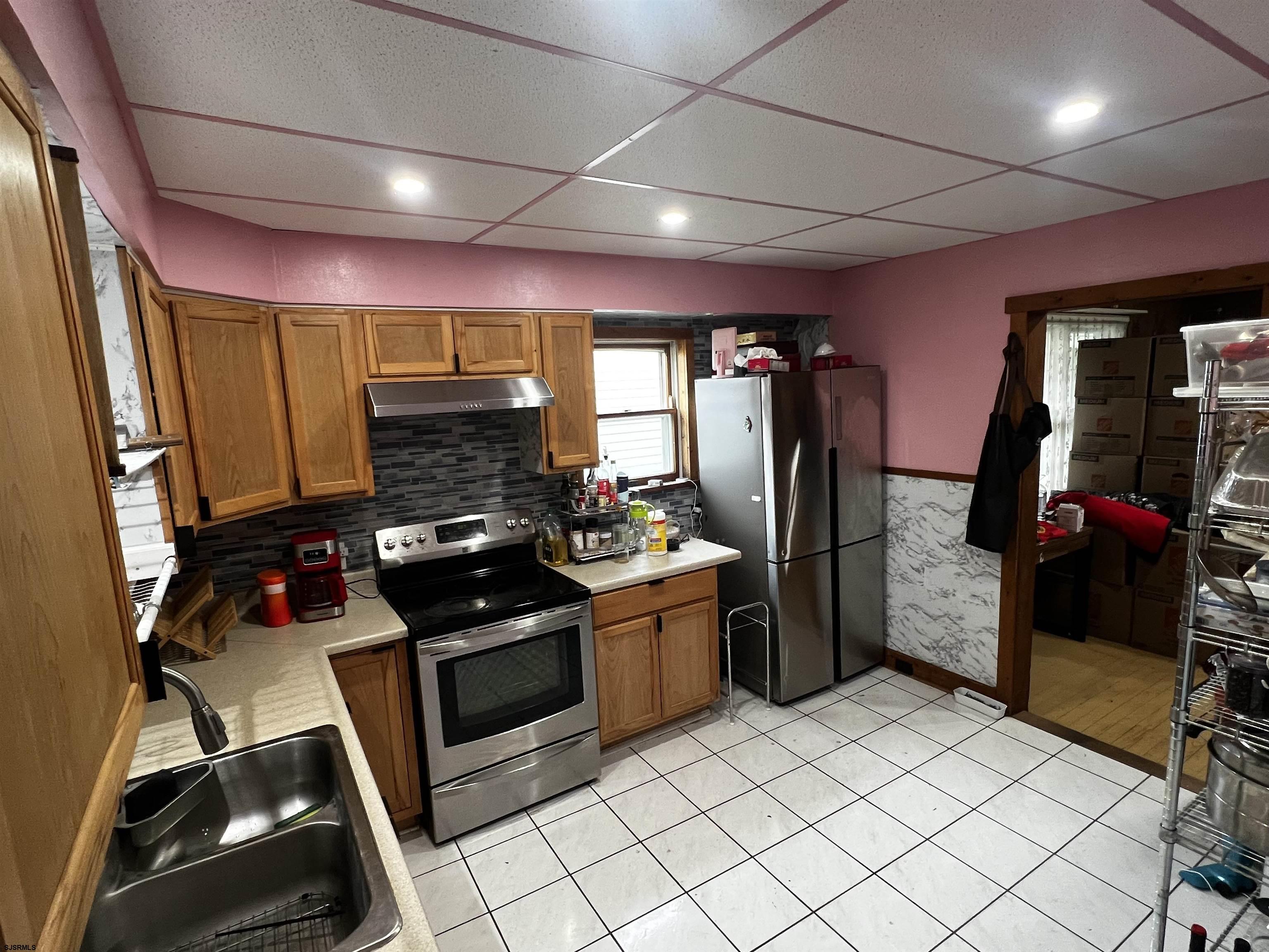 120 N Vermont Avenue