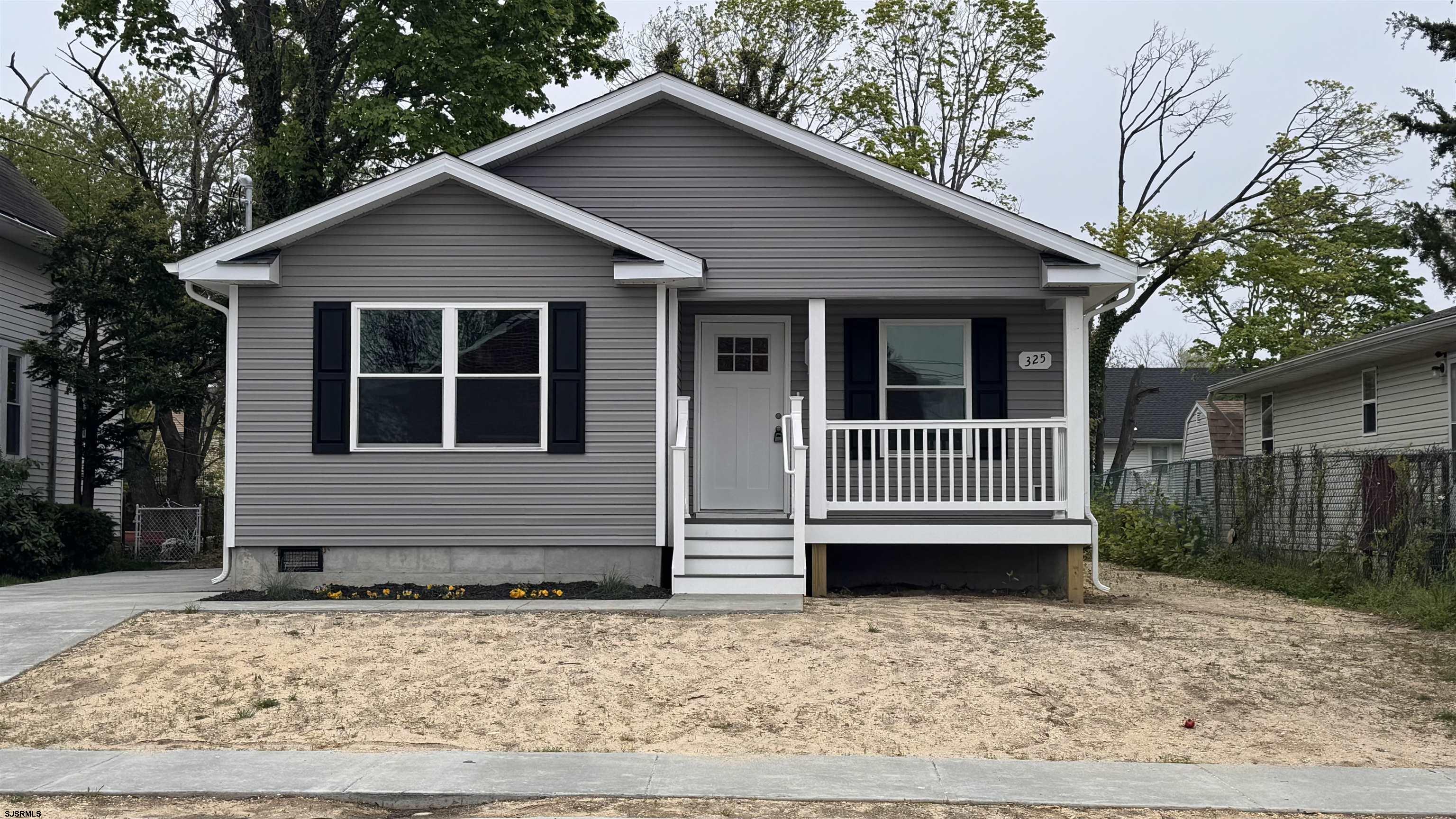 325 W Wright Street - Pleasantville