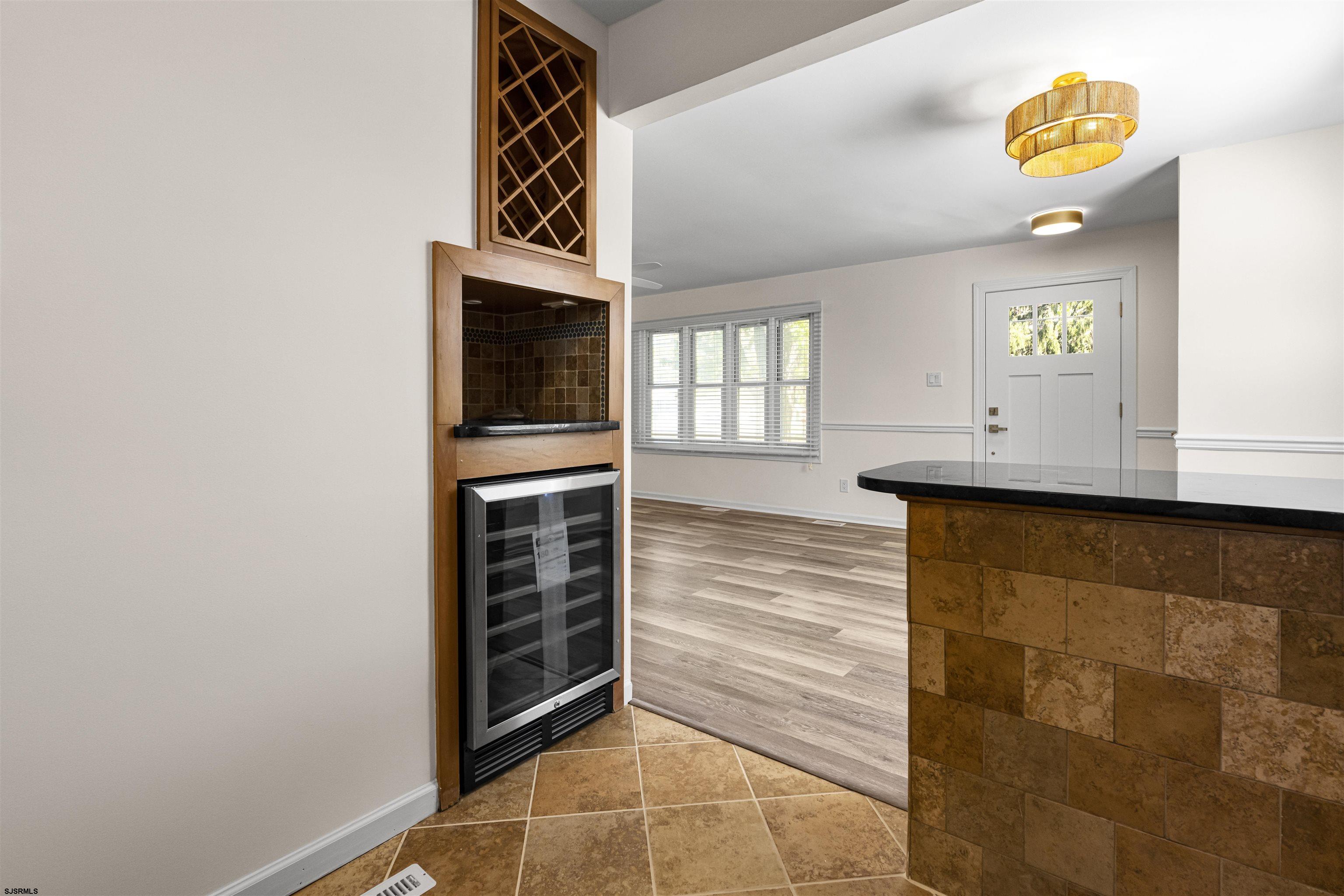 301 Newark Avenue - Picture 4