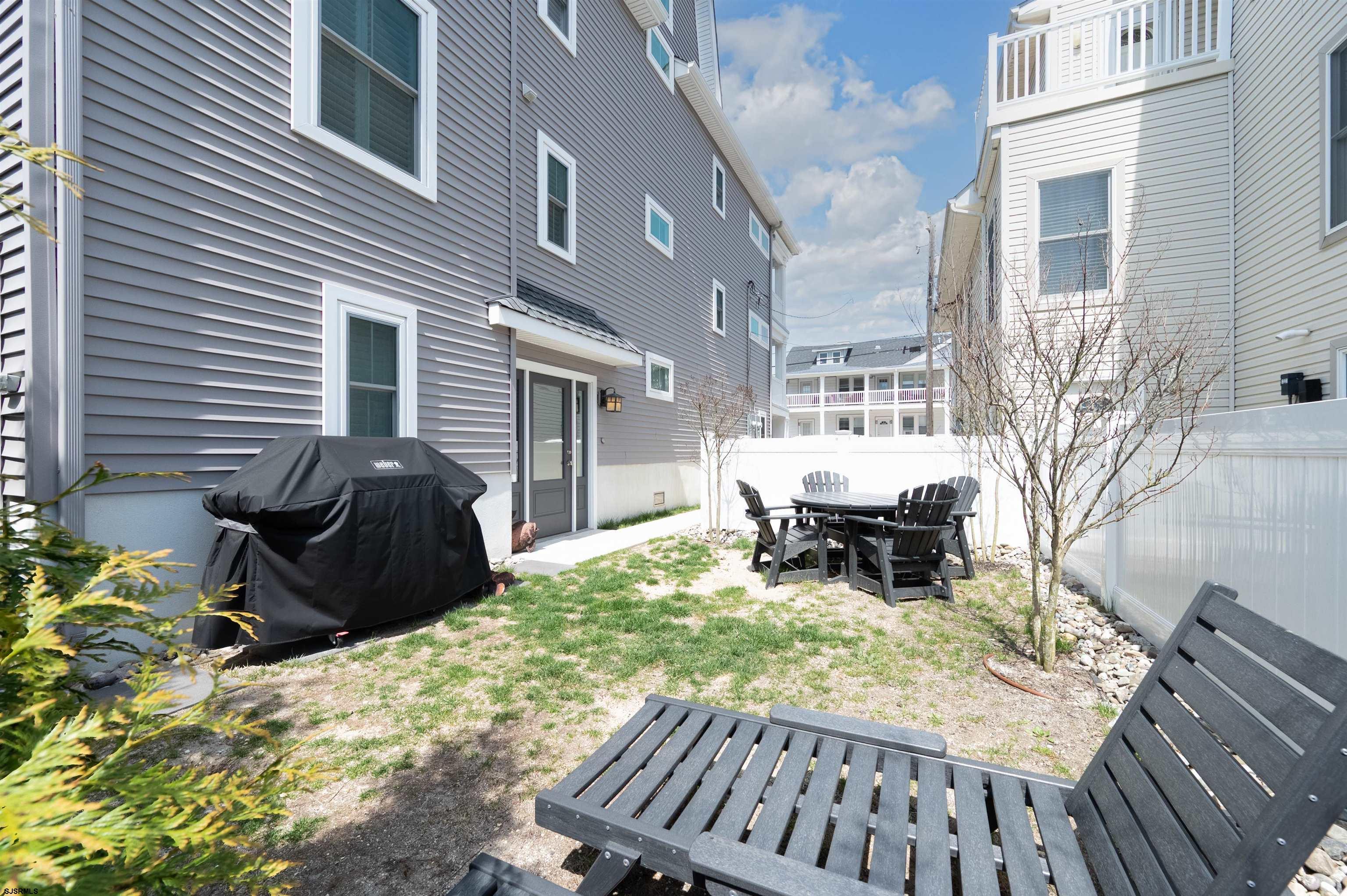812-814 Moorlyn Terrace