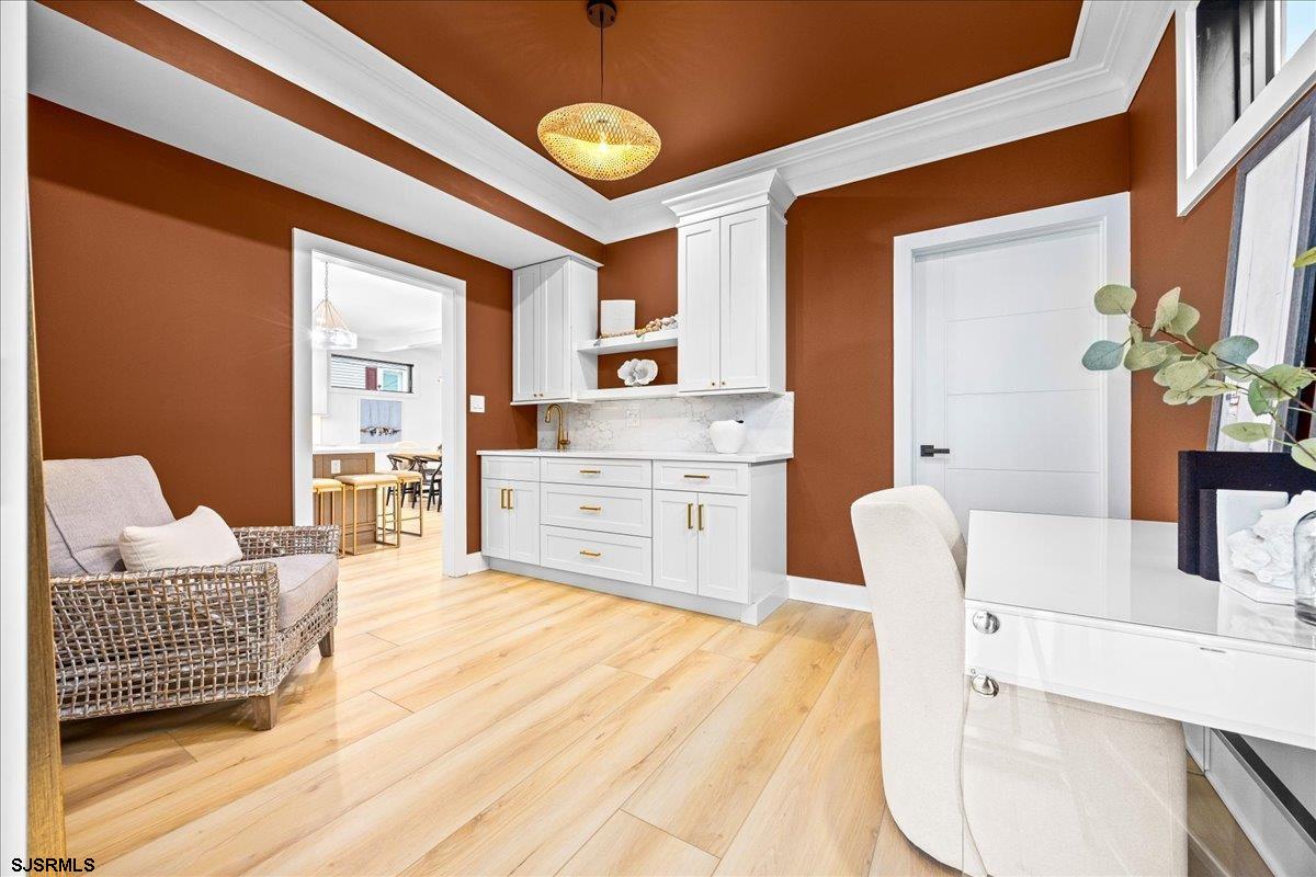 2 N Pembroke Avenue