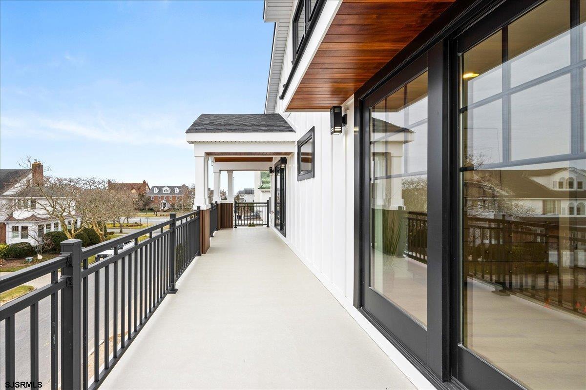 2 N Pembroke Avenue