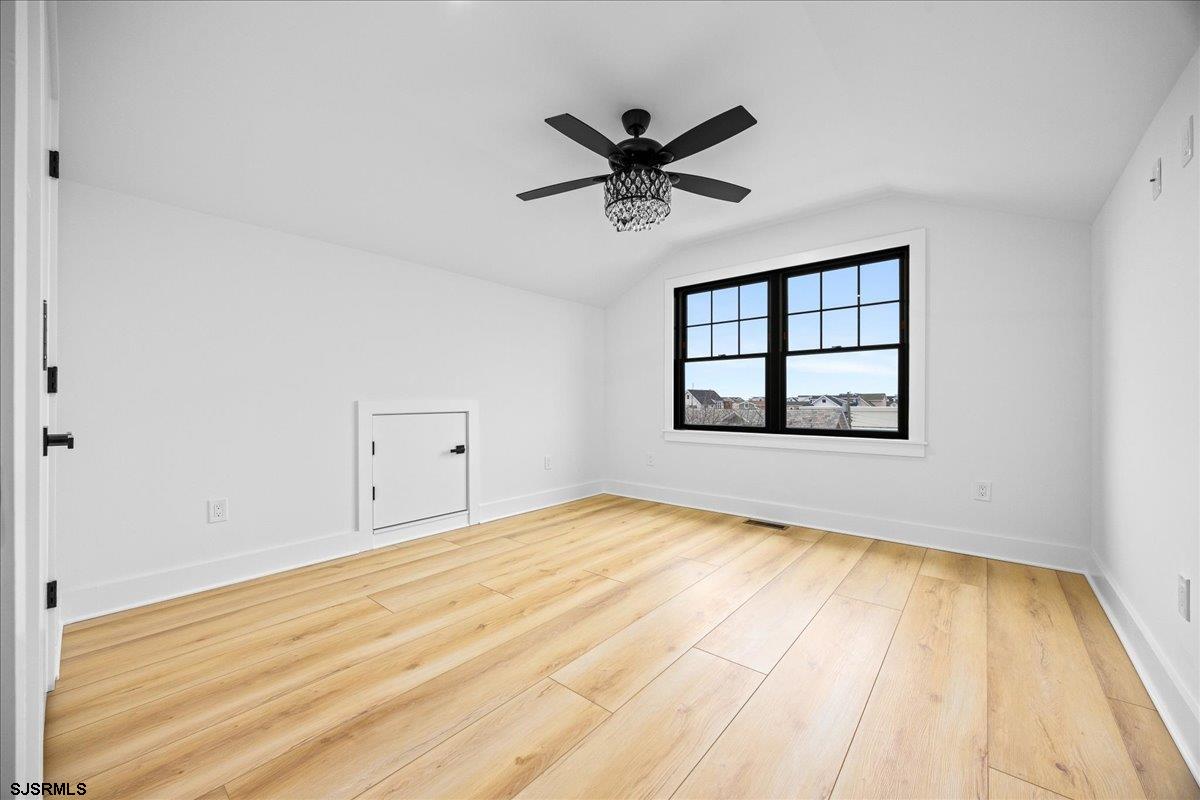 2 N Pembroke Avenue